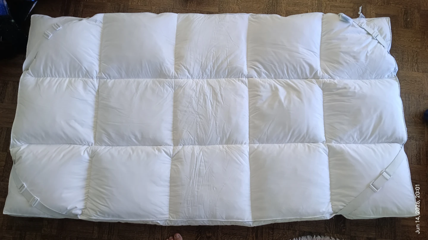 Featherbed mattress topper -- Twin size