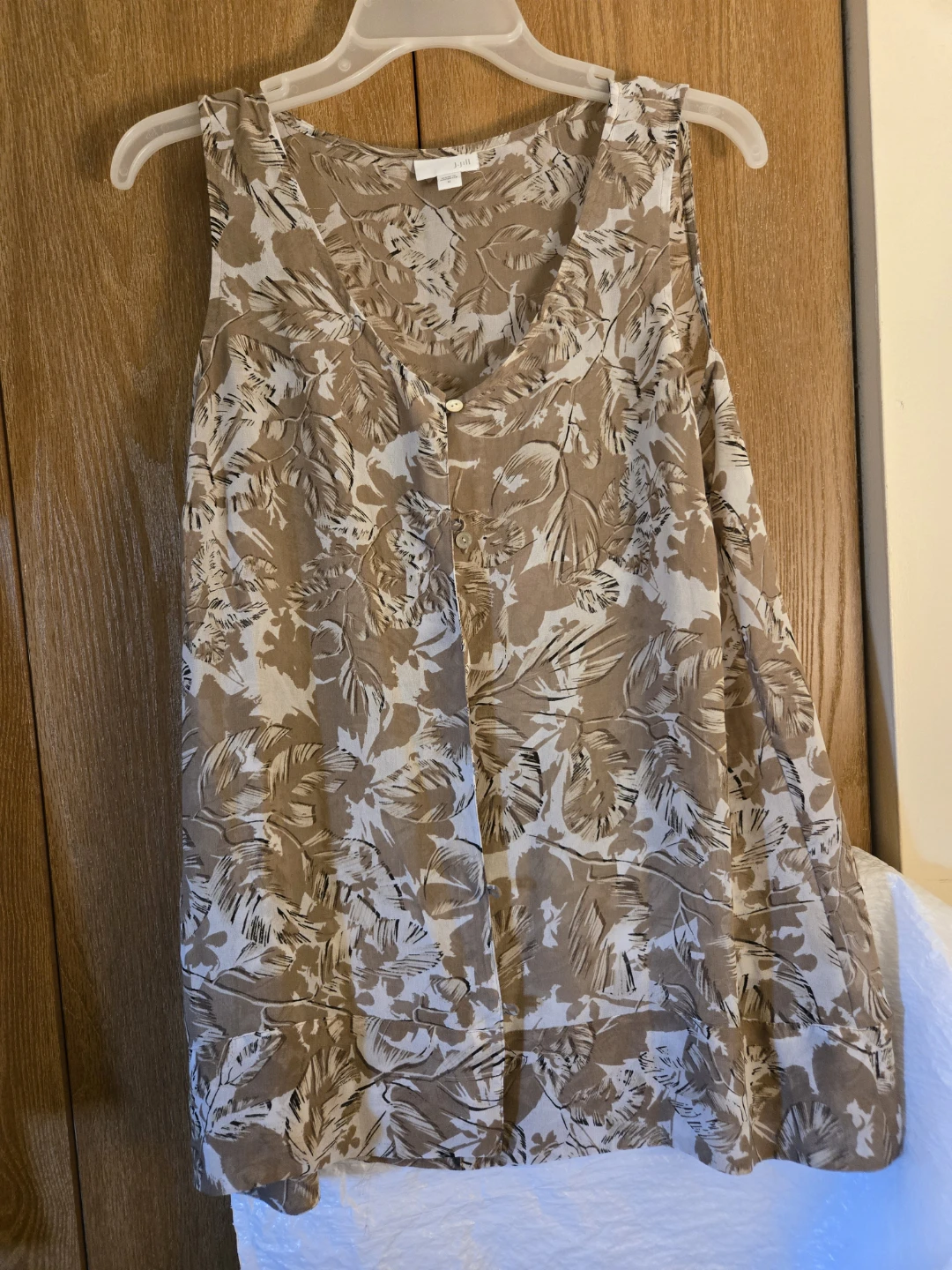 J. Jill Sleeveless Leaf Print Blouse Size M - photo 2