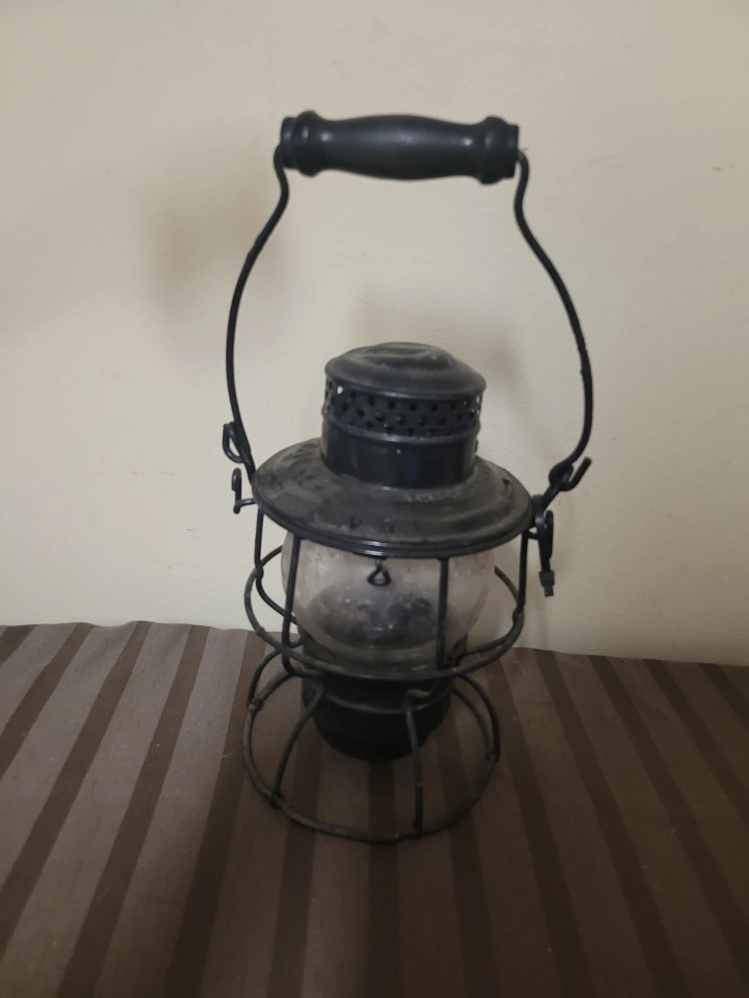 vintage The Hirmam L. Piper CO. LTD. C.N.H. Railway Lantern