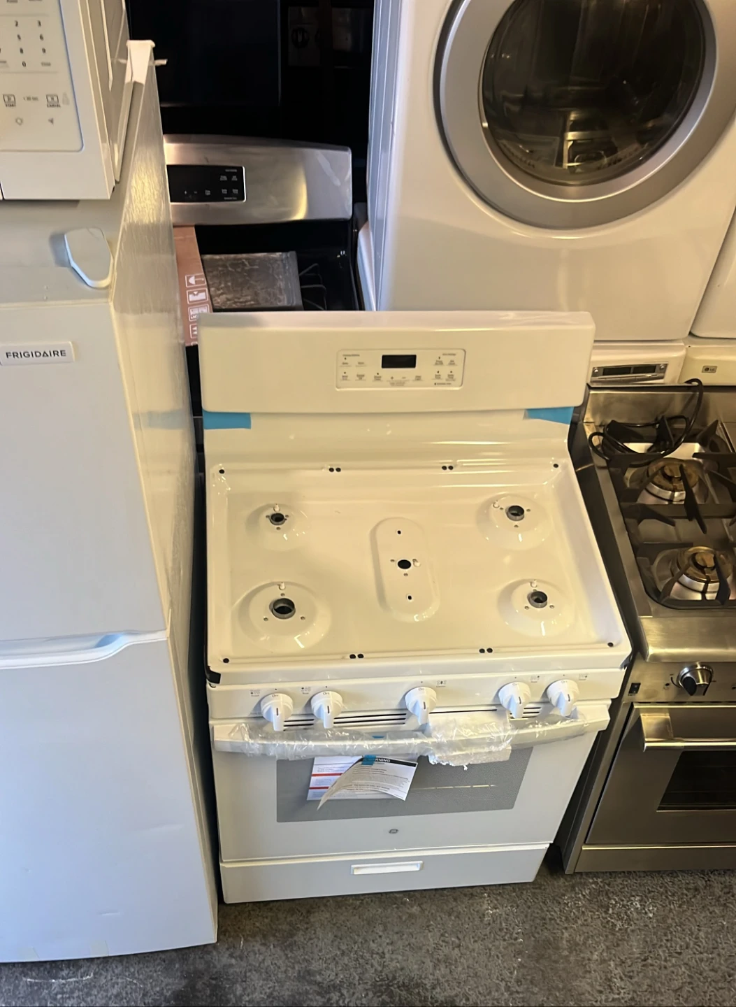 Microwave Refrigerator and stove - photo 4