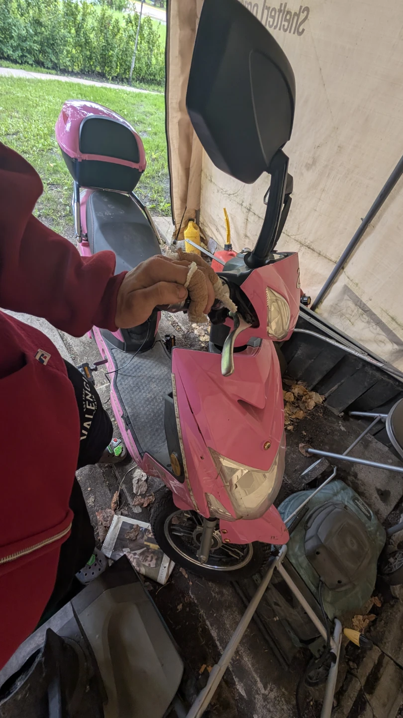 Daymak Electric Scooter / E-Bike – Only 107 KM – Like New! - photo 2