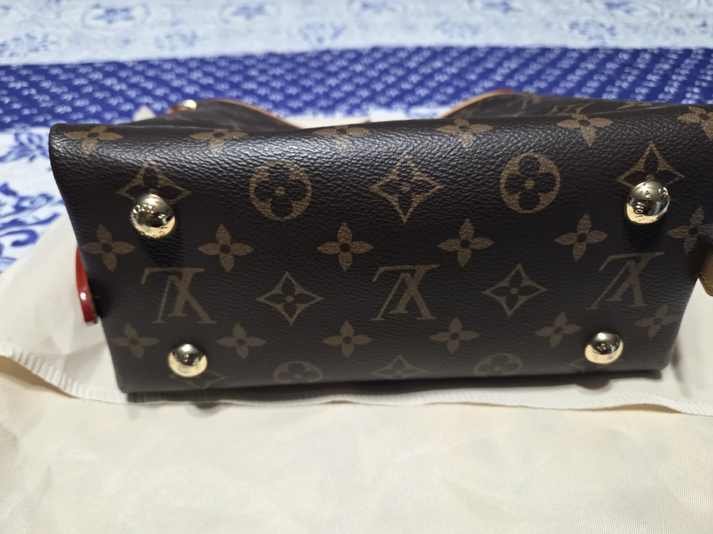 Louis Vuitton Monogram Canvas Bag with Pouch - photo 2