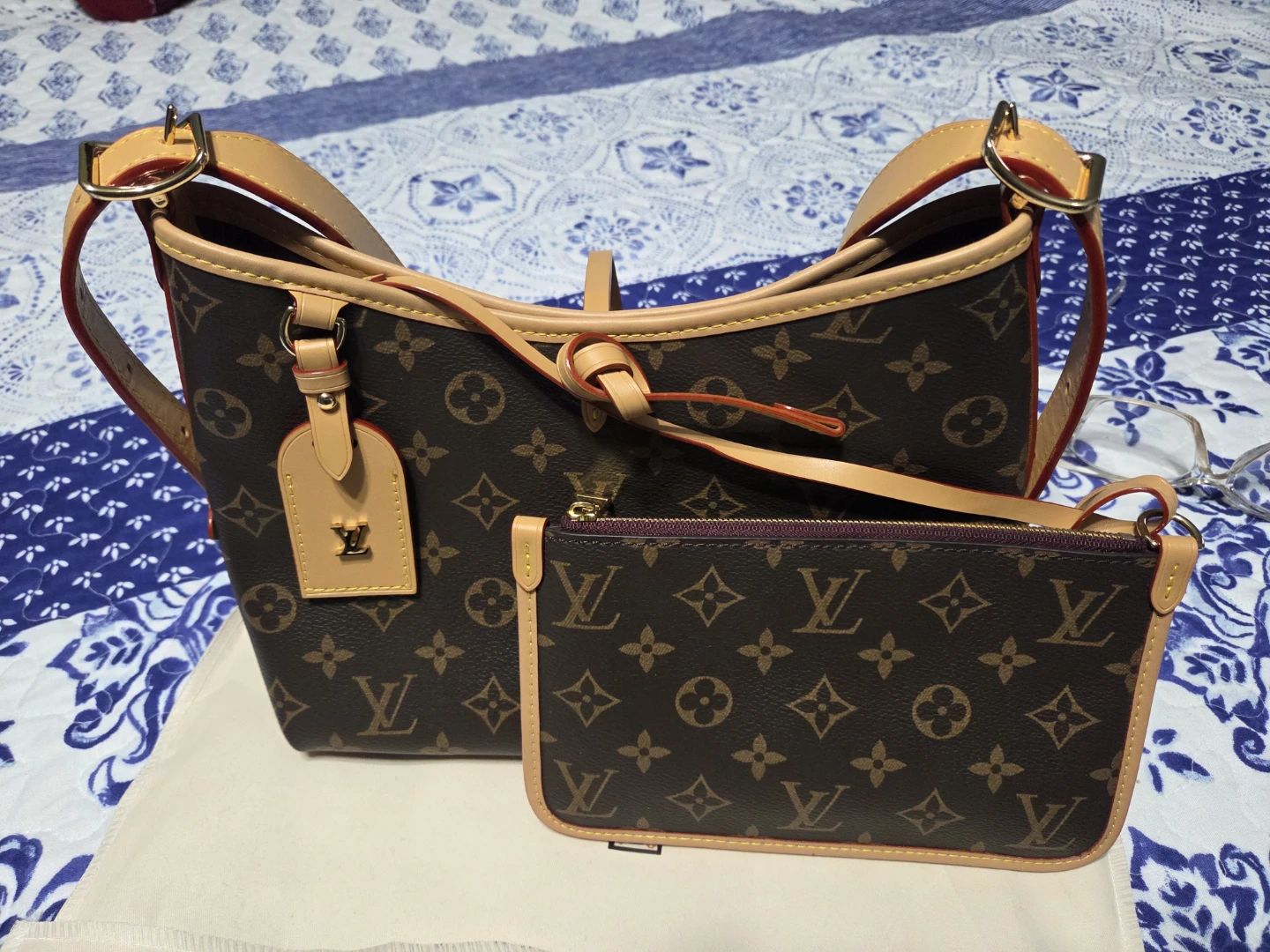 Louis Vuitton Monogram Canvas Bag with Pouch - photo 4