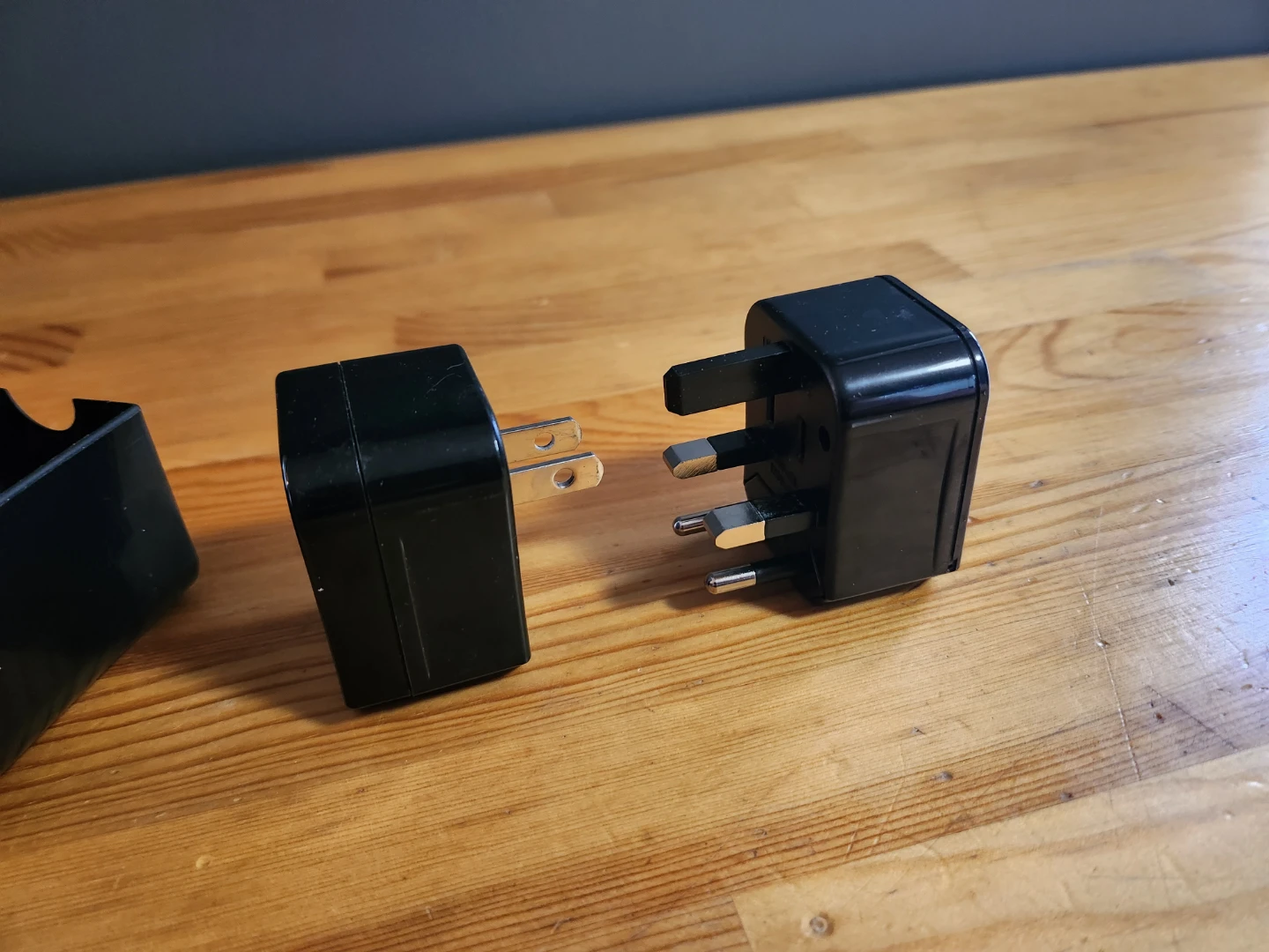 Universal Travel Adapter with Case - photo 3