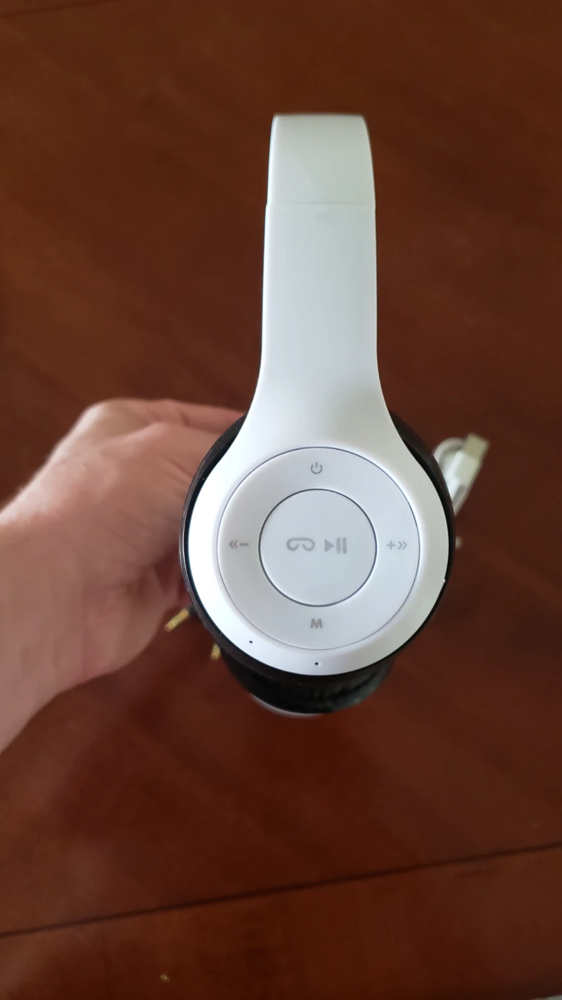 Cheap Wireless Headphones With Accessories - photo 2