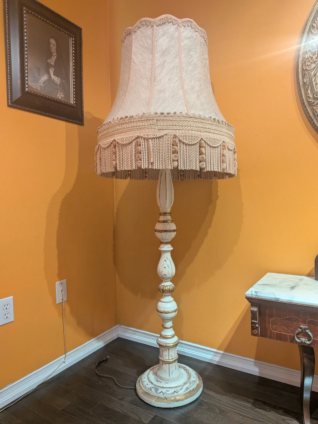 Vintage White and Gold Floor Lamp with ornate shade - photo 2