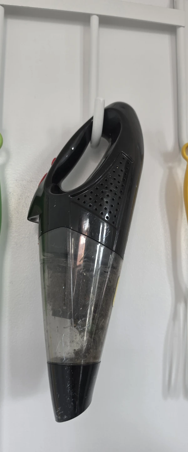 Hand vacuum