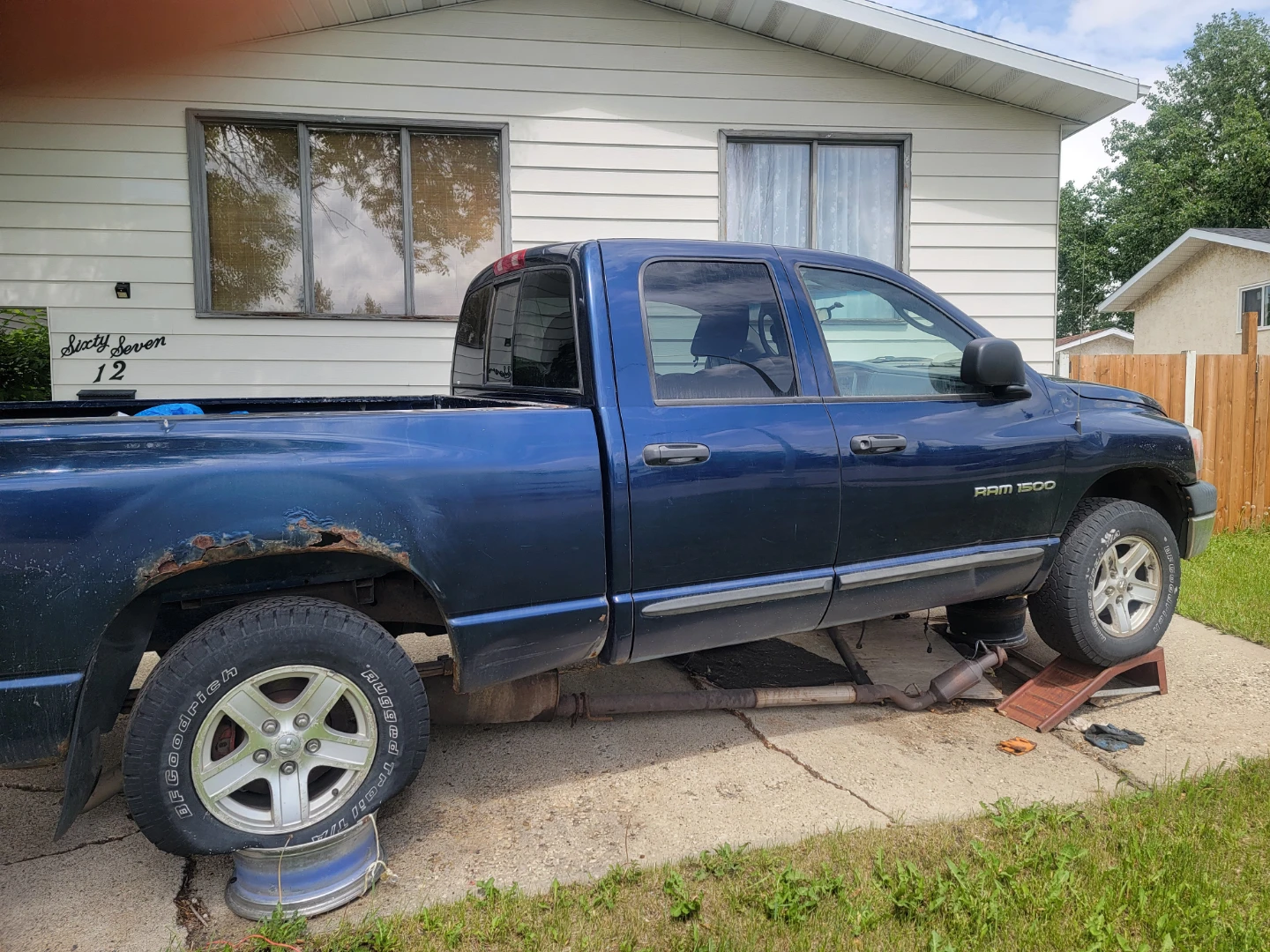 Ram 1500 2006  manual - photo 2