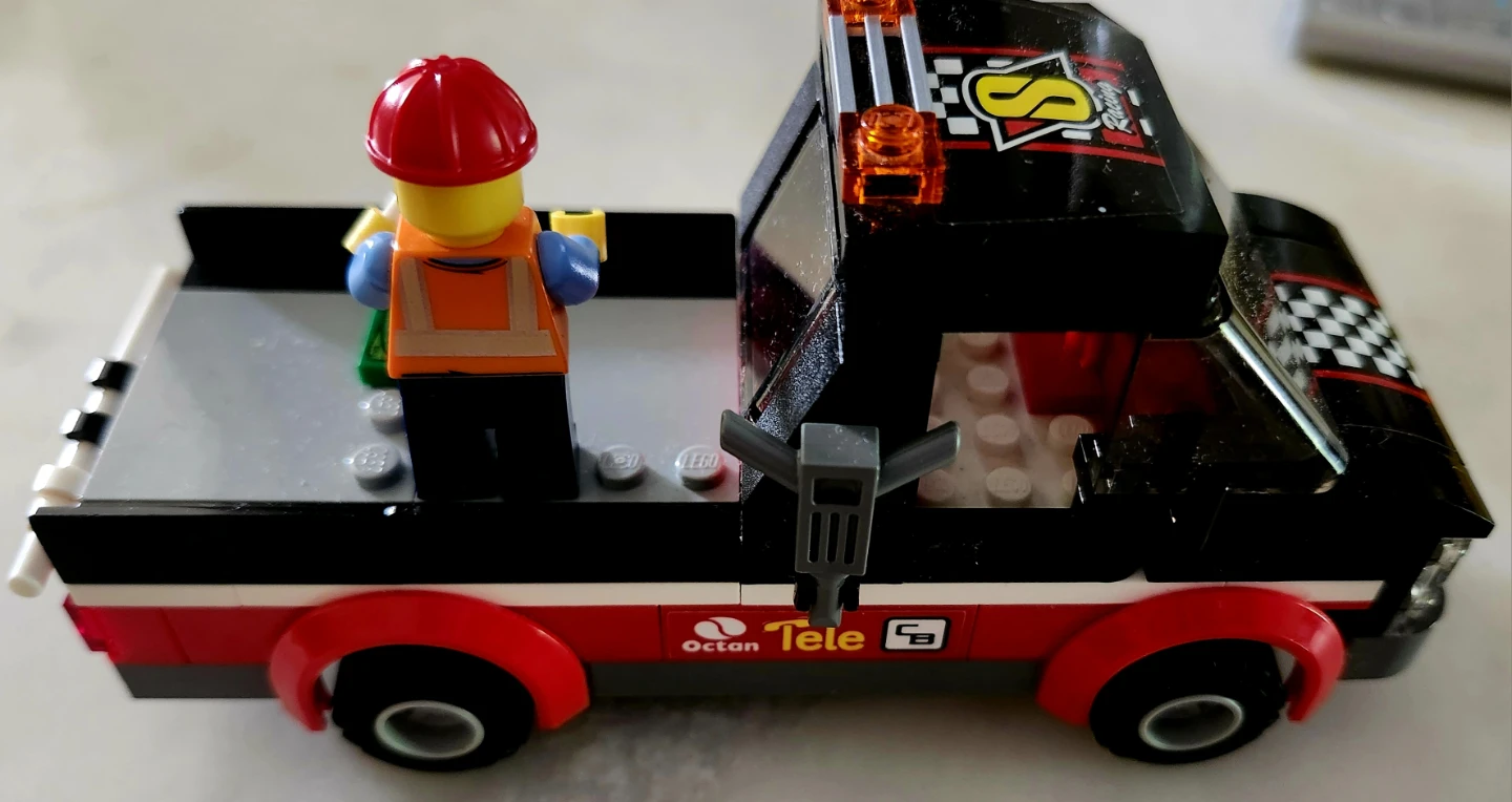 LEGO Racing Truck with Construction Minifigure - photo 4