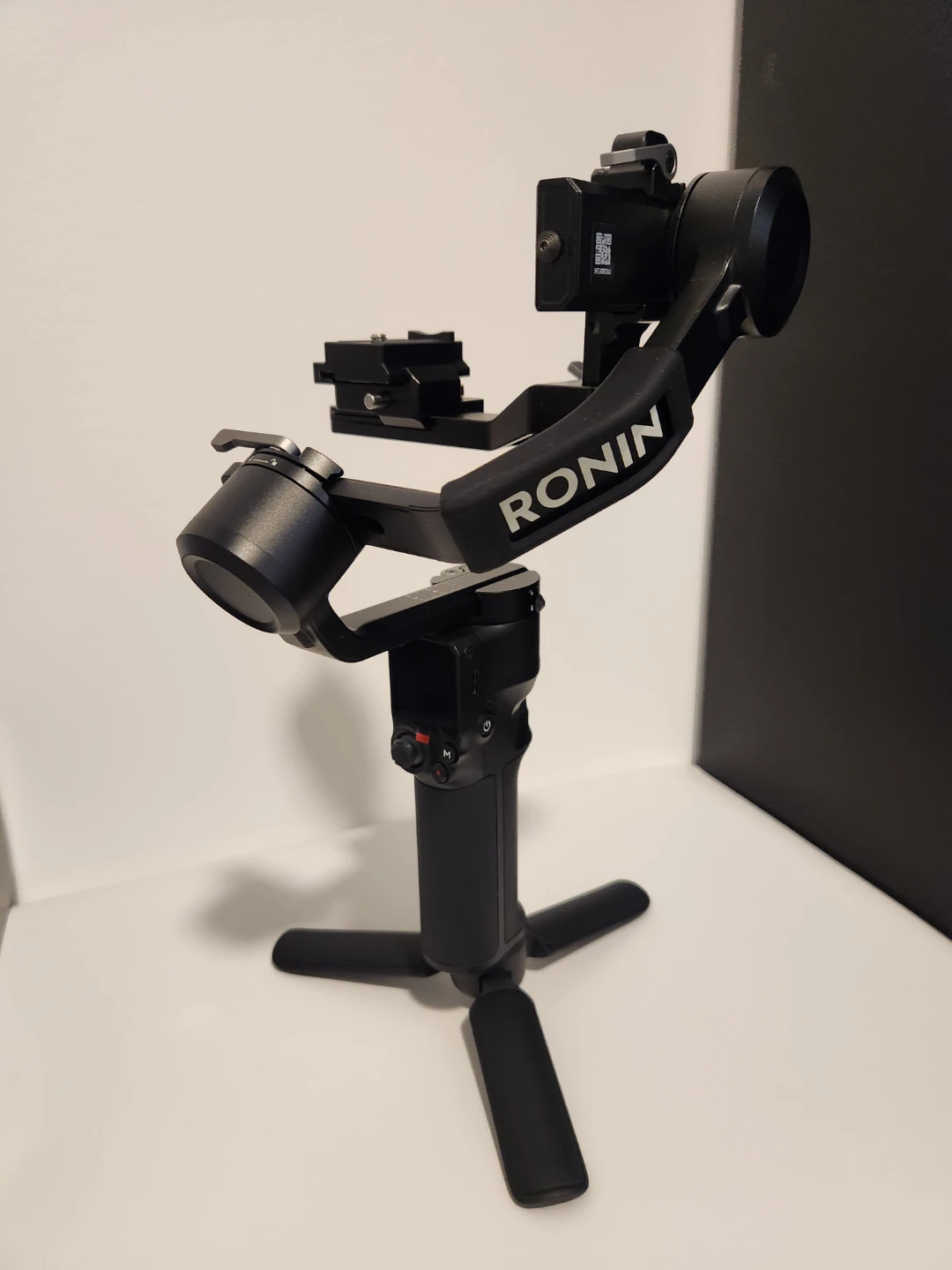 DJI RS 3 Mini Gimbal Stabilizer - photo 2