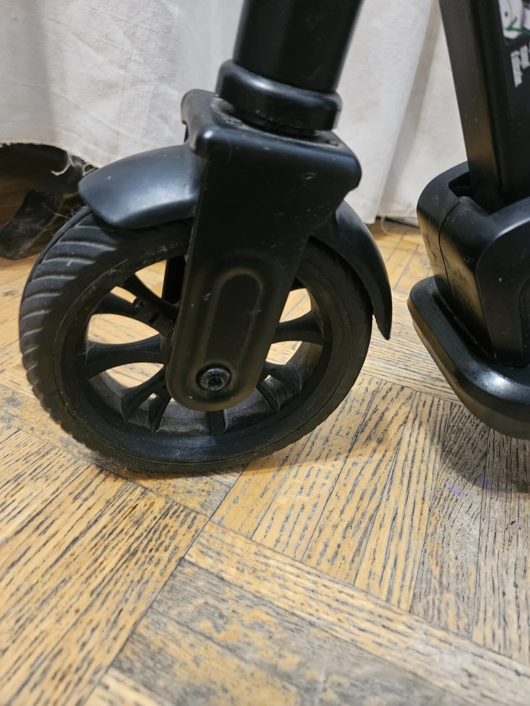 Razor E100 Electric Scooter - photo 4