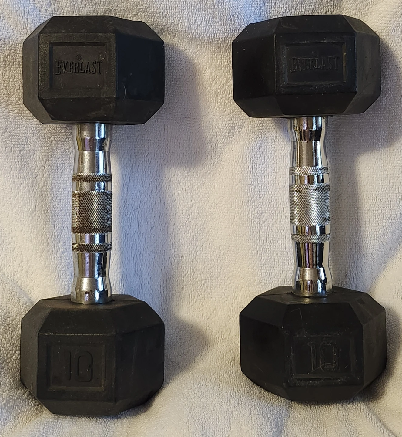 2 Qty 10 Lbs Everlast hex dumbbell black rubber-coated heads