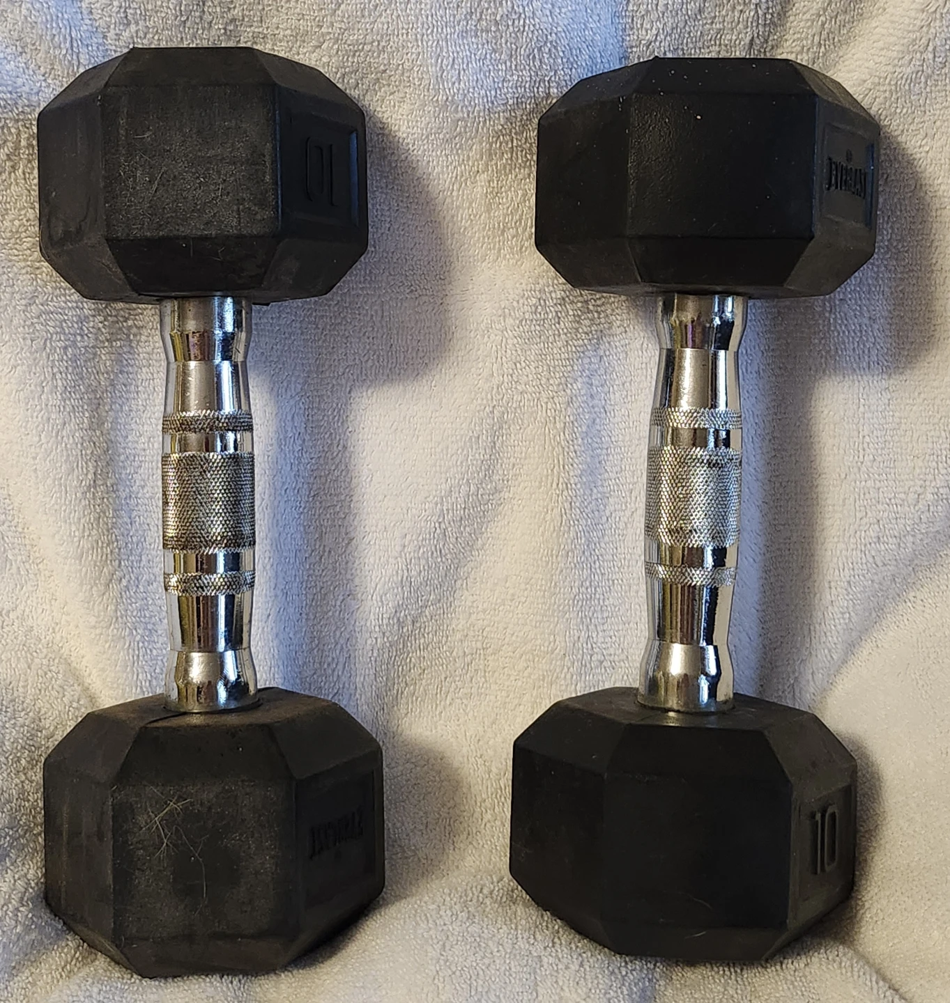 2 Qty 10 Lbs Everlast hex dumbbell black rubber-coated heads - photo 2