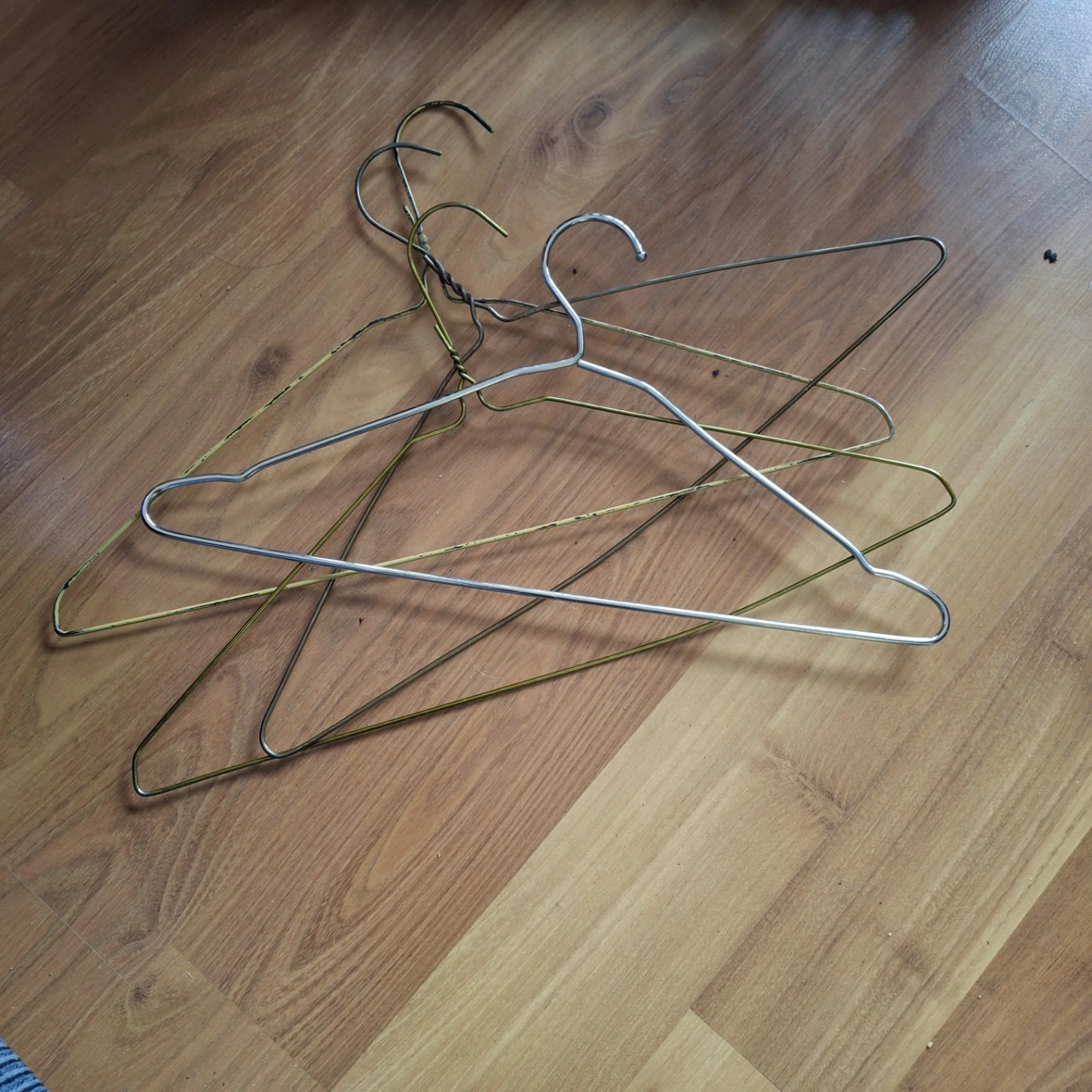 Metal Hangers (Set of 4)