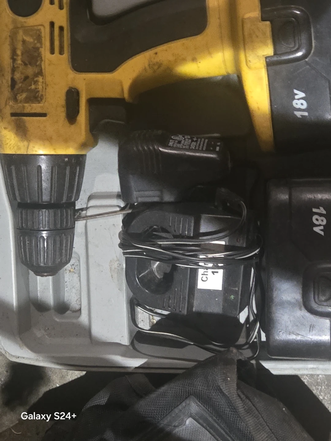 DeWalt 18V Cordless Drill Combo - photo 3