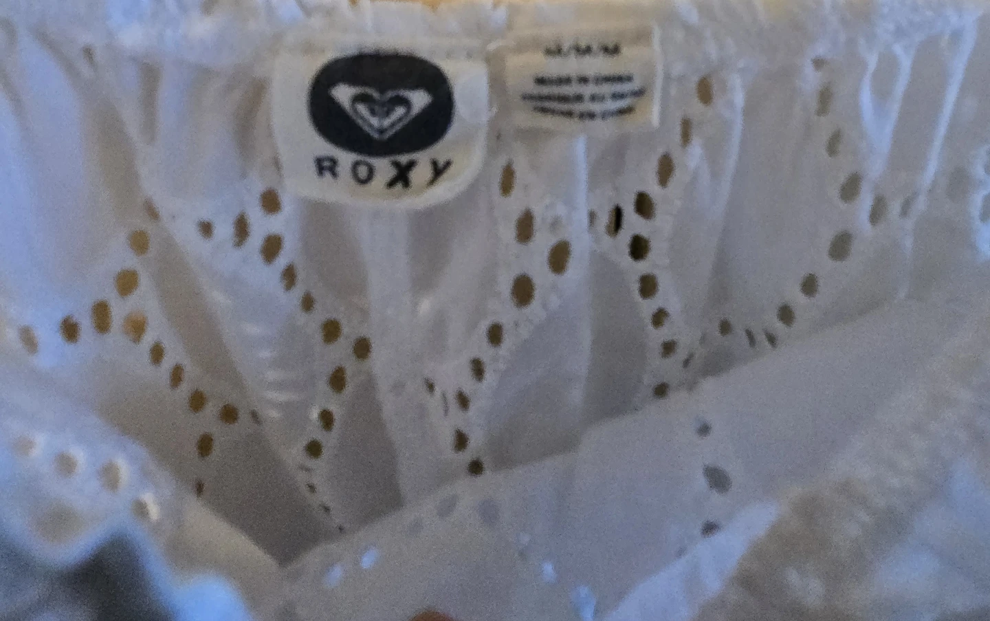Roxy White Eyelet Beach/Pool Cover UpTank- M - photo 3