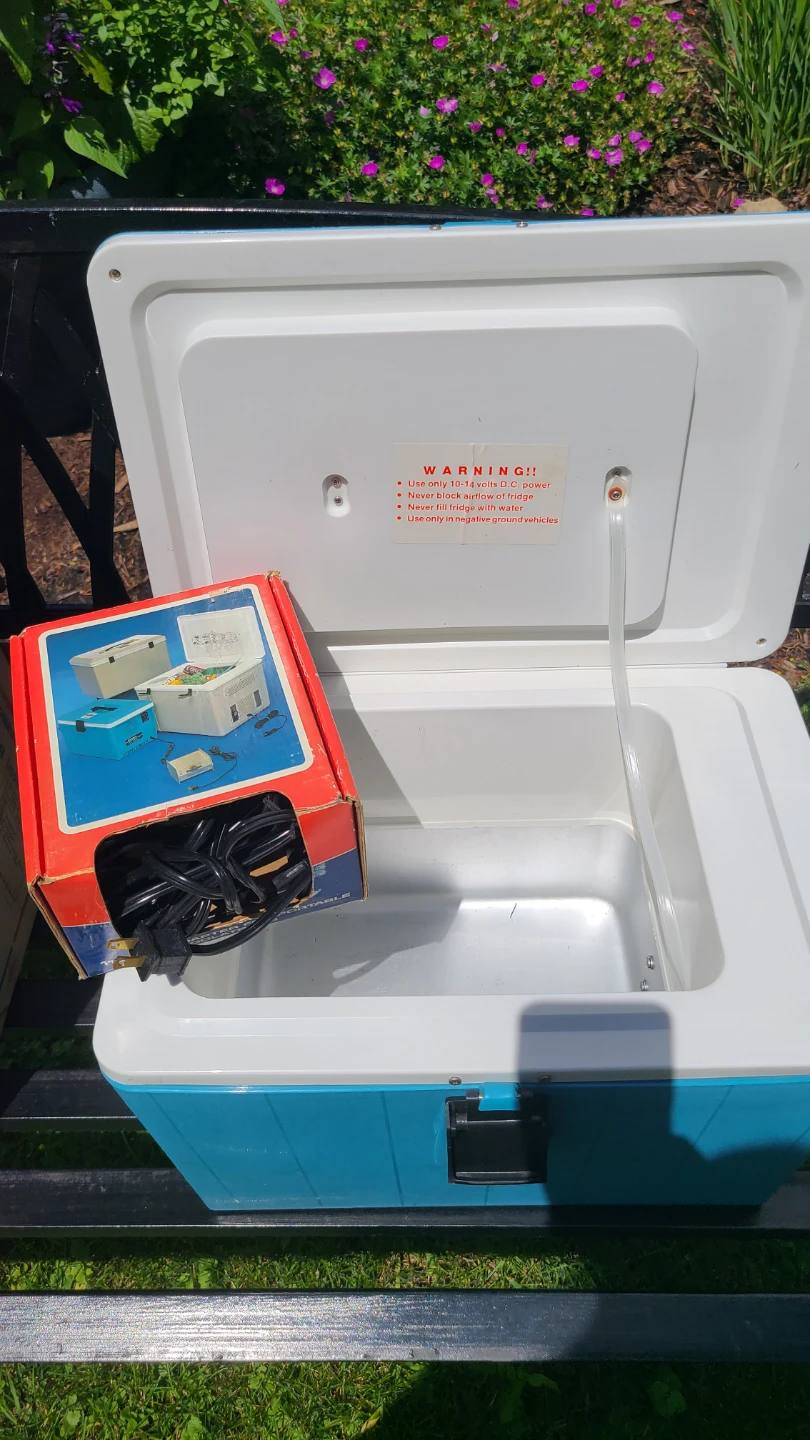Koolatron P10 Portable Electronic Cooler Fridge & Food Warmer - photo 4