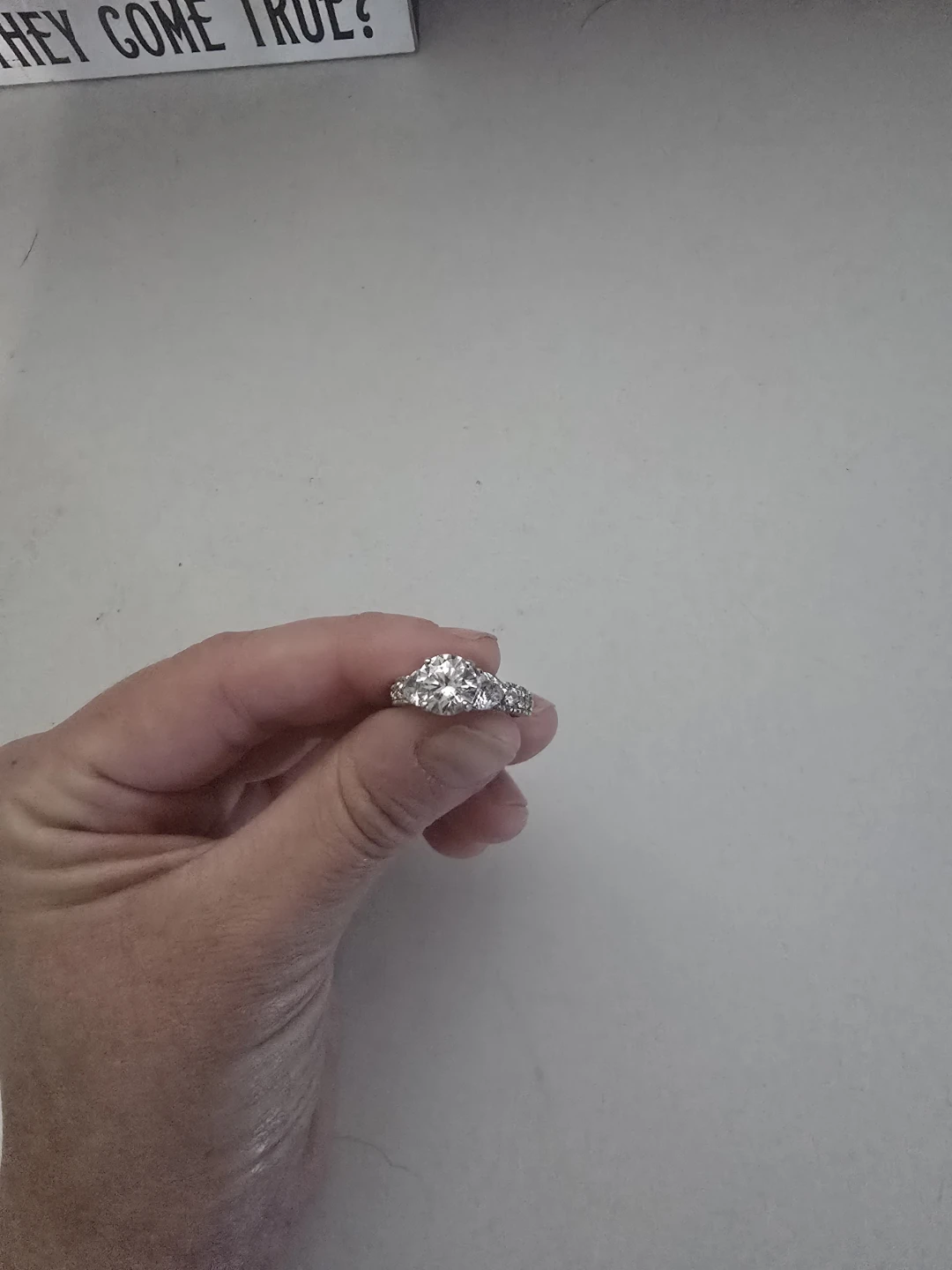 Sparkling three-stone ring - photo 2