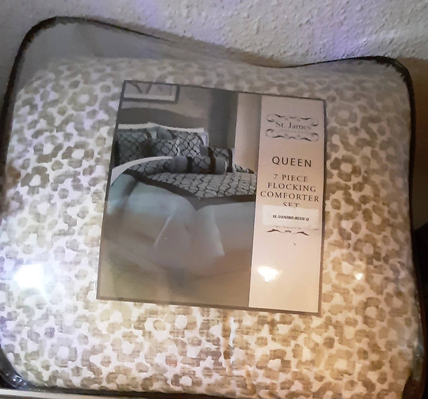 St. James Queen  Comforter