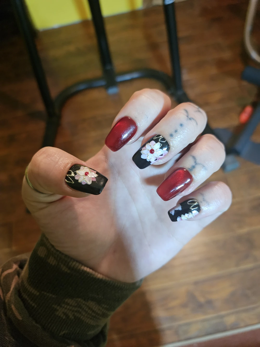 Handpainted Nails