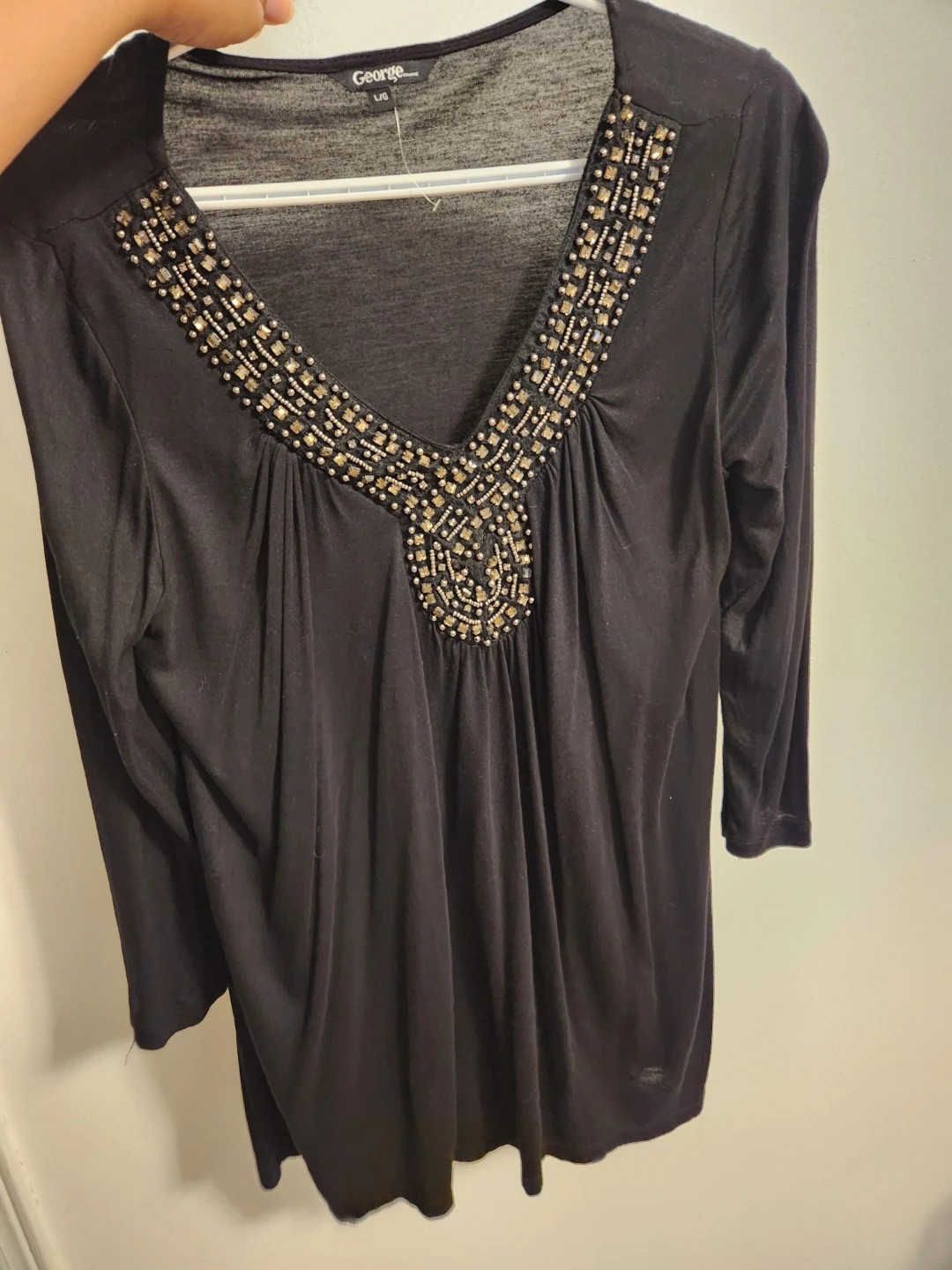 George Black Embellished V-Neck Top - Large ⚽