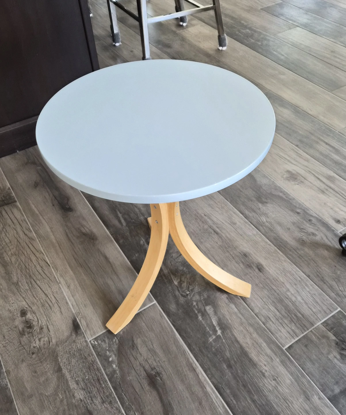 Round accent table - photo 2