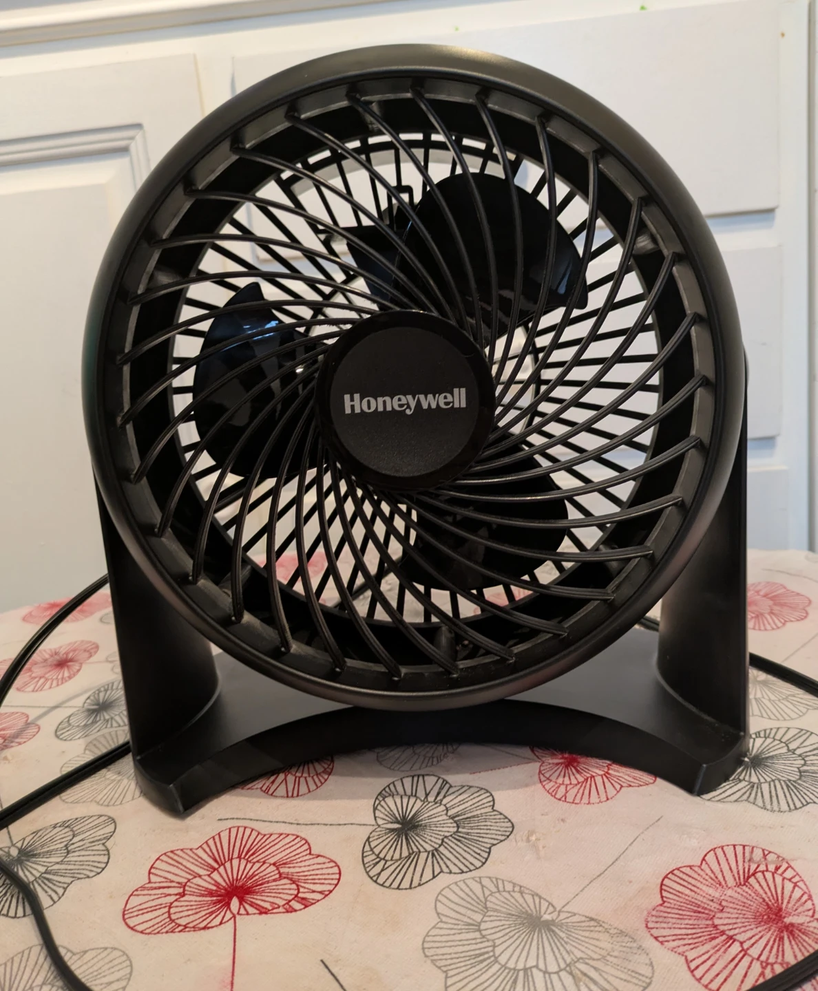 Honeywell black desk fan - photo 3