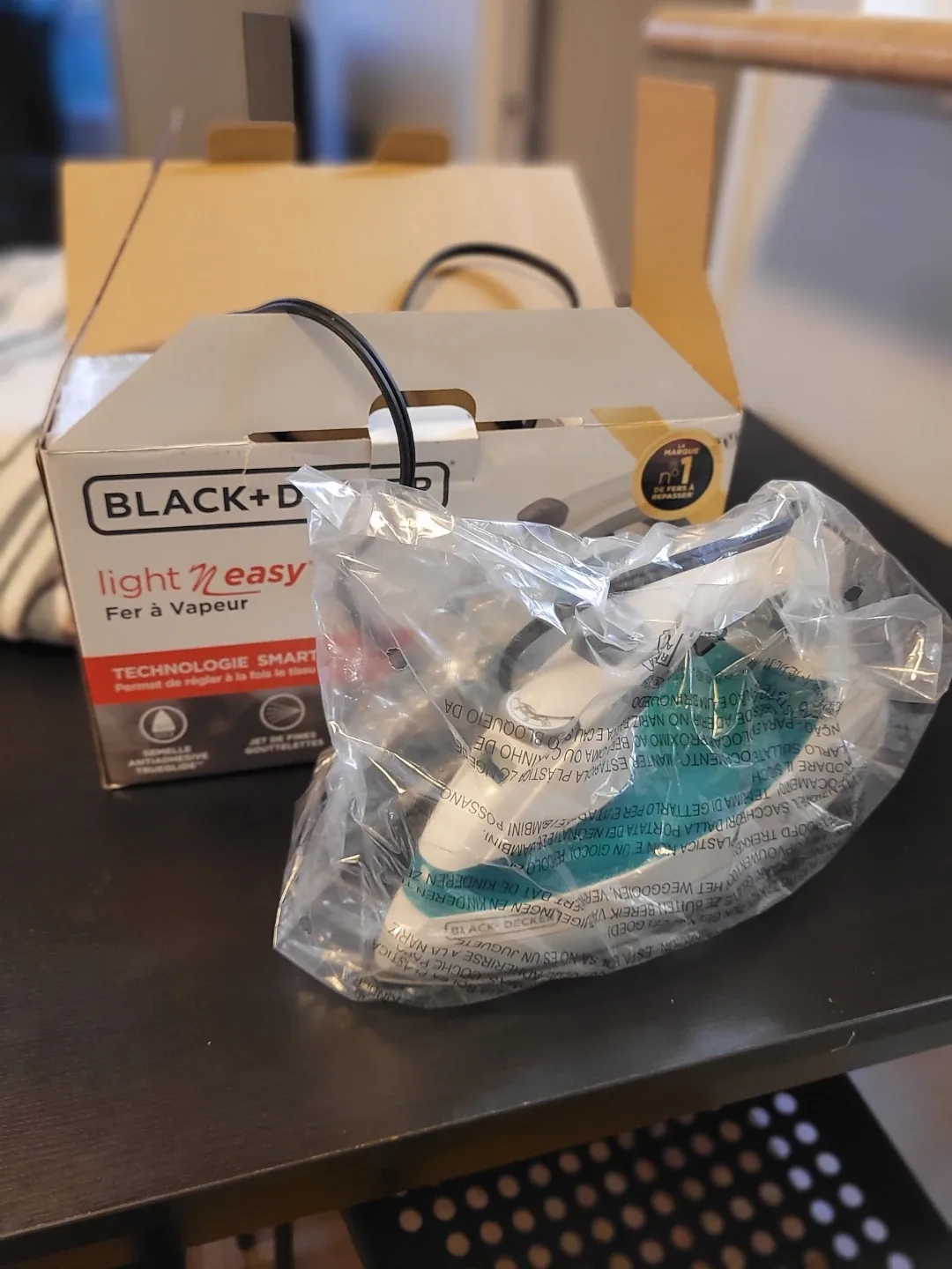 Black+Decker Light N Easy Steam Iron