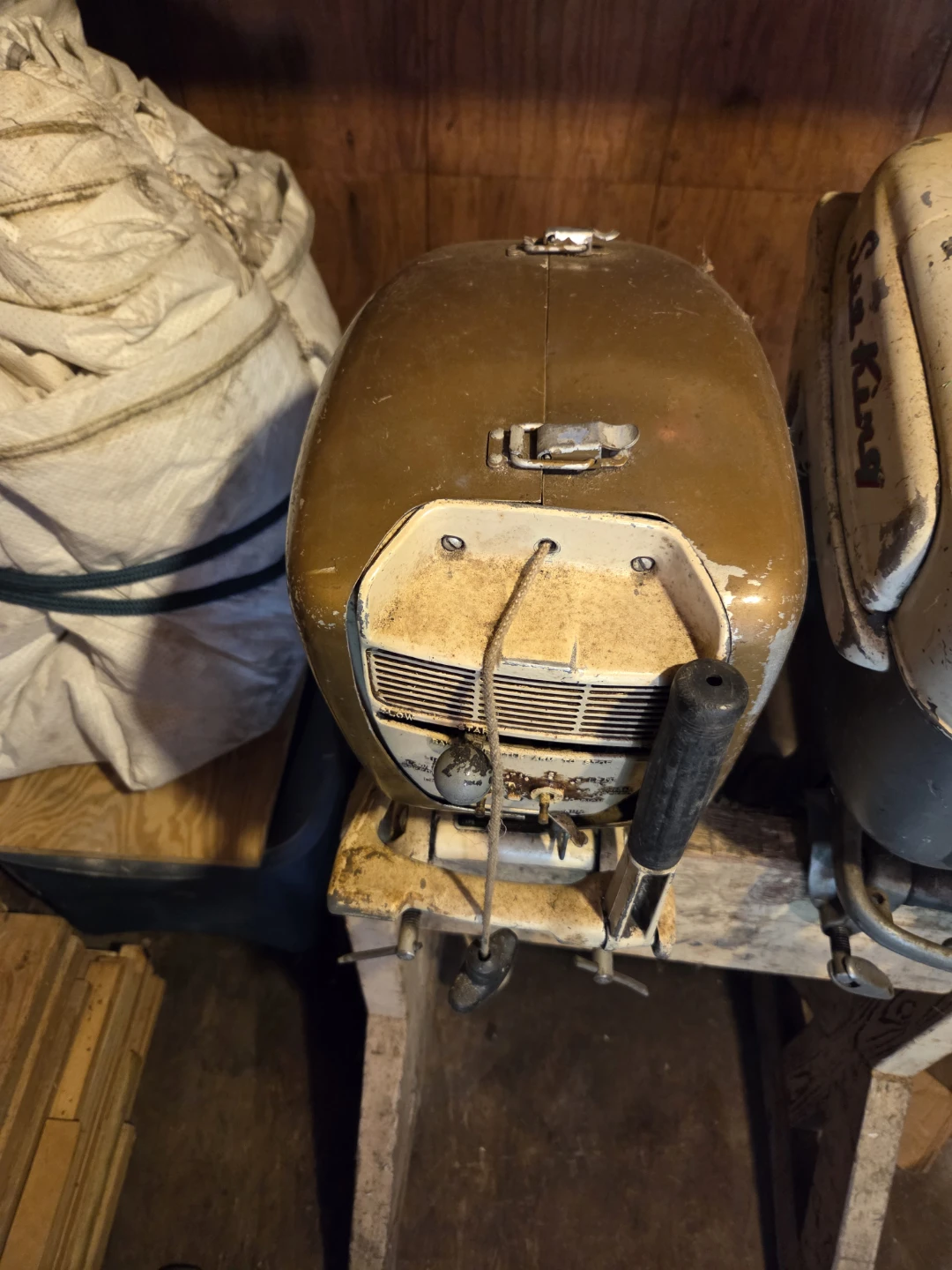 Vintage Sea King "Chief" Outboard Motor - photo 2