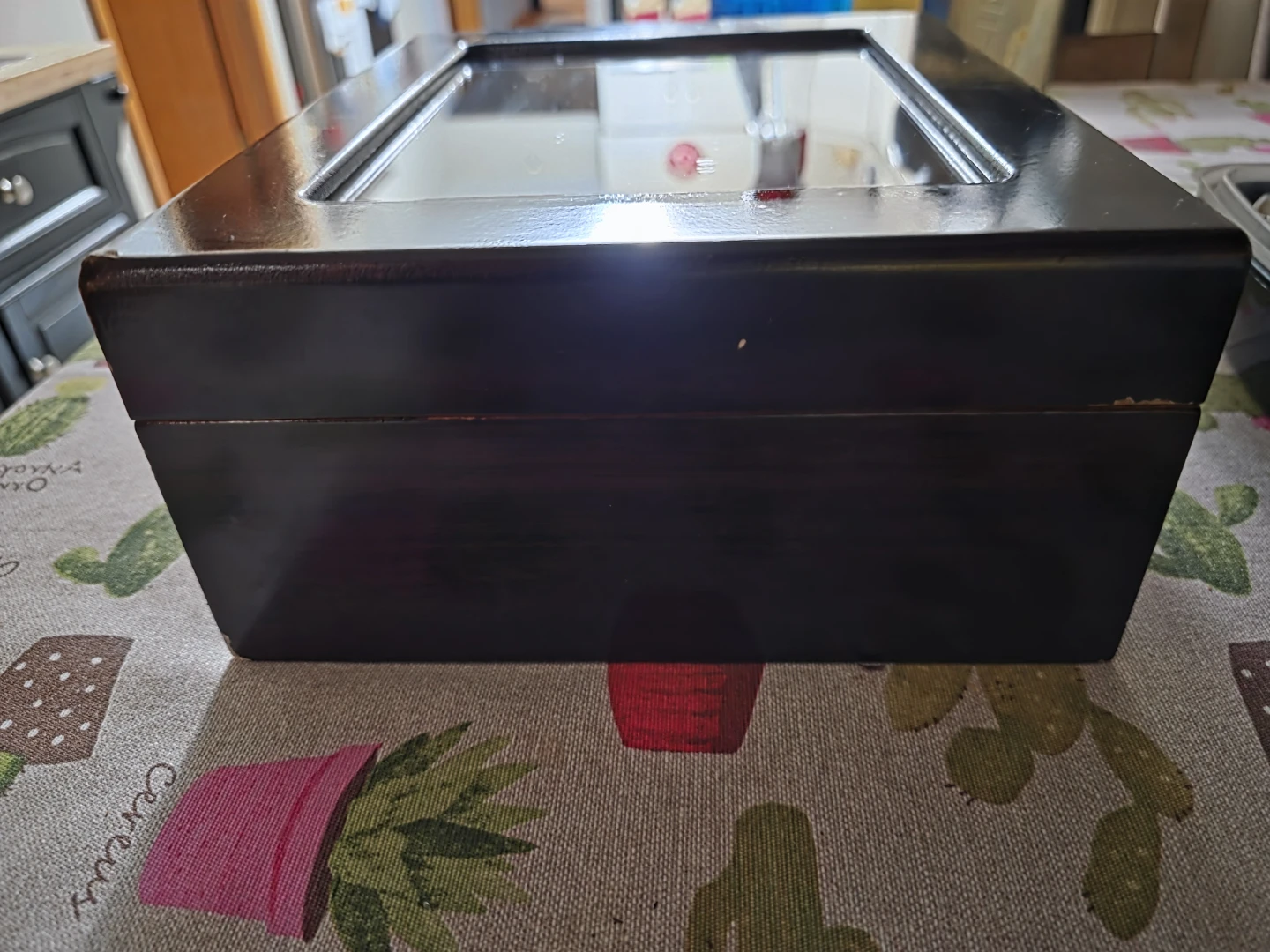 Wooden Cigar Humidor/Glass Top, Hygrometer/Cedar Lined Interior - photo 3