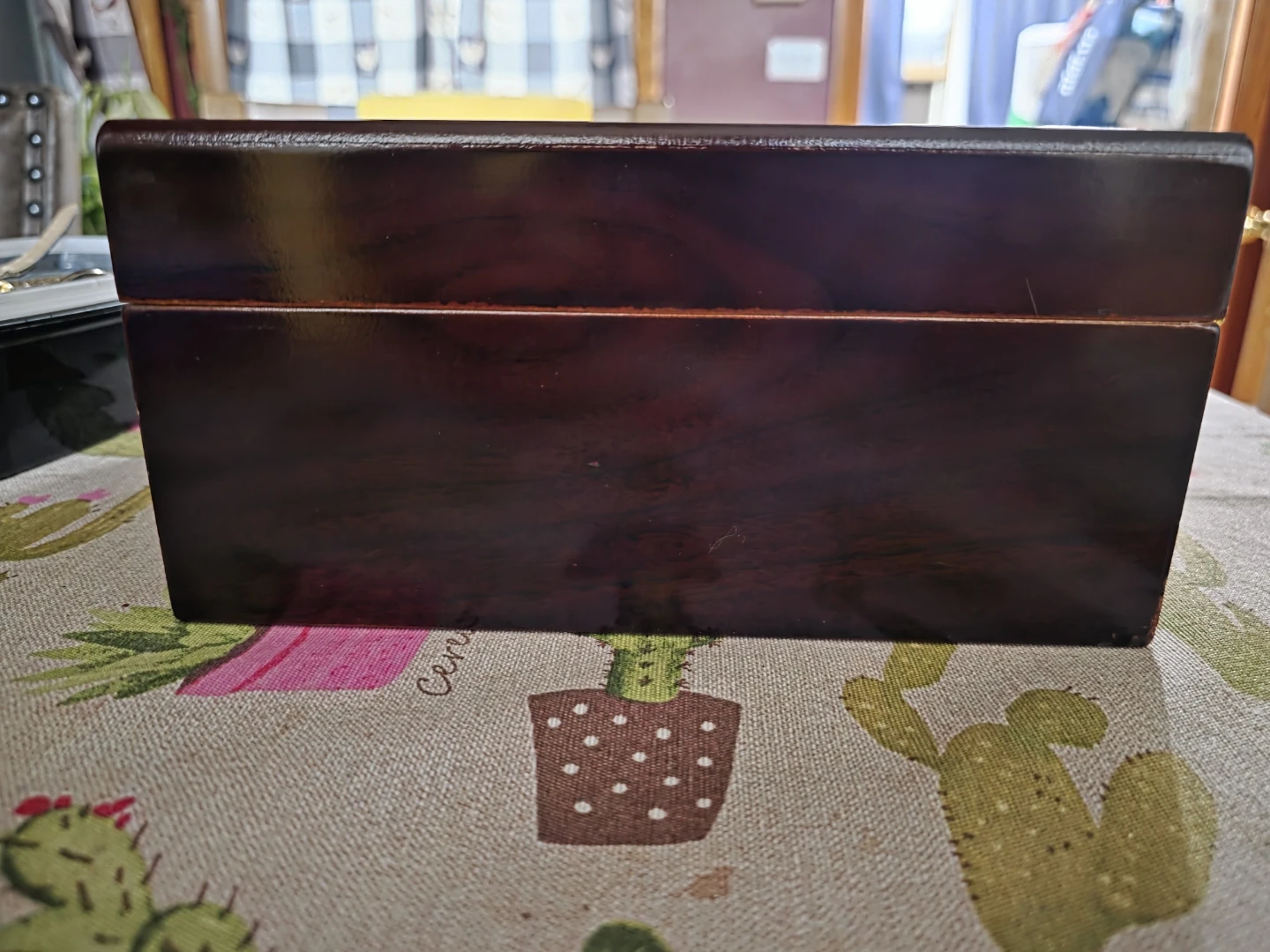 Wooden Cigar Humidor/Glass Top, Hygrometer/Cedar Lined Interior - photo 4
