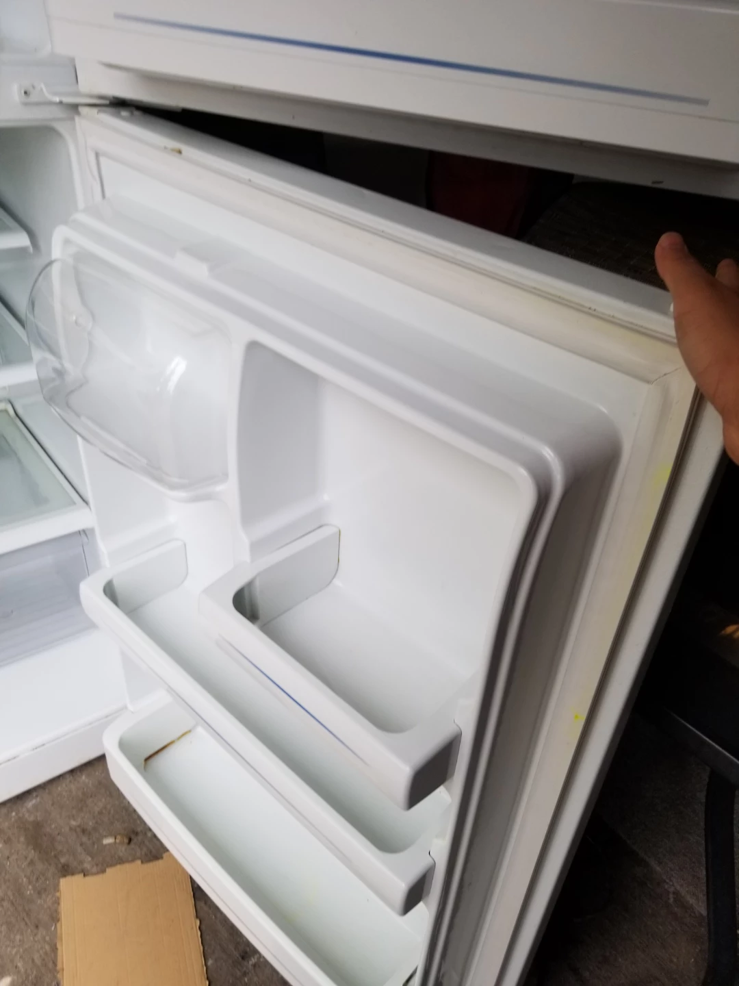 White GE Refrigerator - photo 3