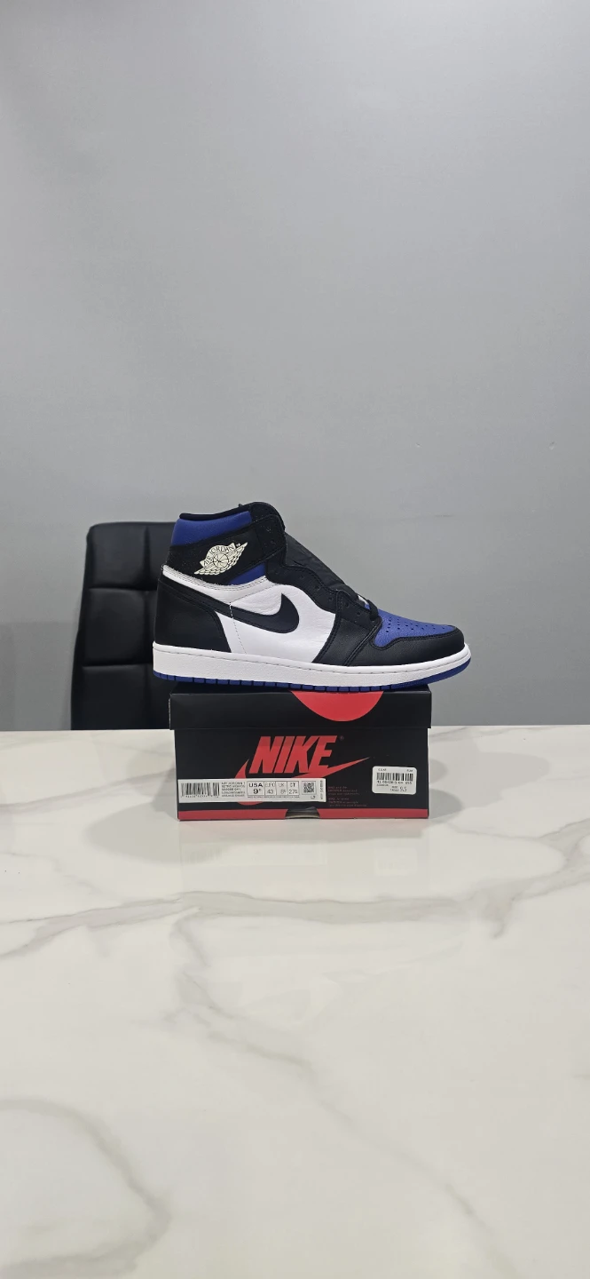 Air Jordan 1 Royal Toe size 9.5