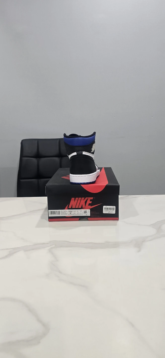 Air Jordan 1 Royal Toe size 9.5 - photo 2