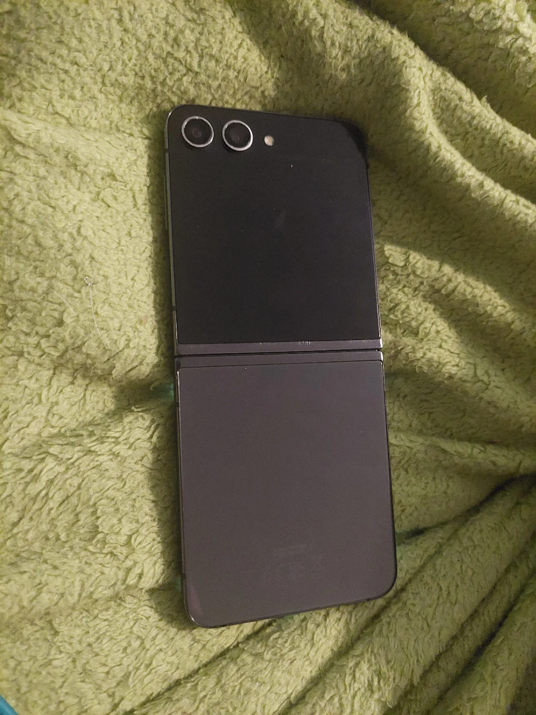 Samsung Galaxy Z Flip5 SM-F731U Cell Phone - photo 2