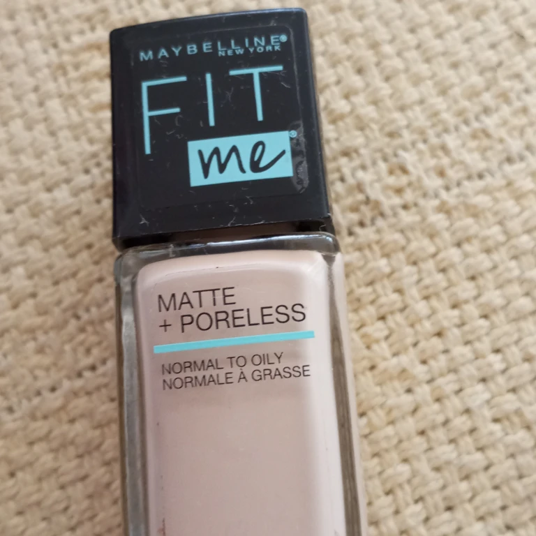 CoverGirl & Maybelline Foundations - photo 3