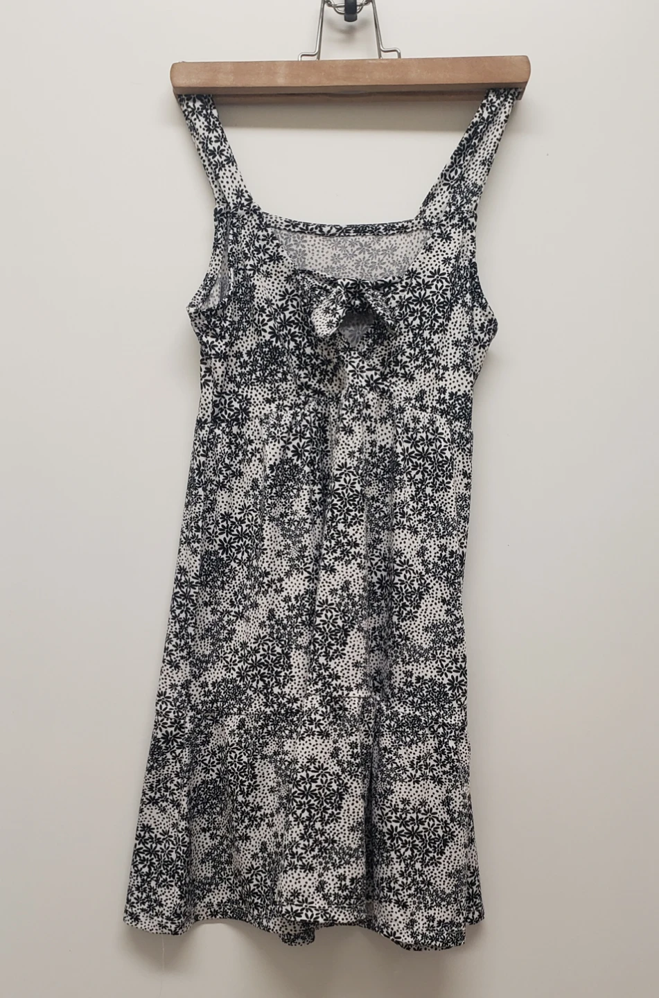 Brand new Girls Floral Pattern Midi Dress Size (7/8) - photo 2