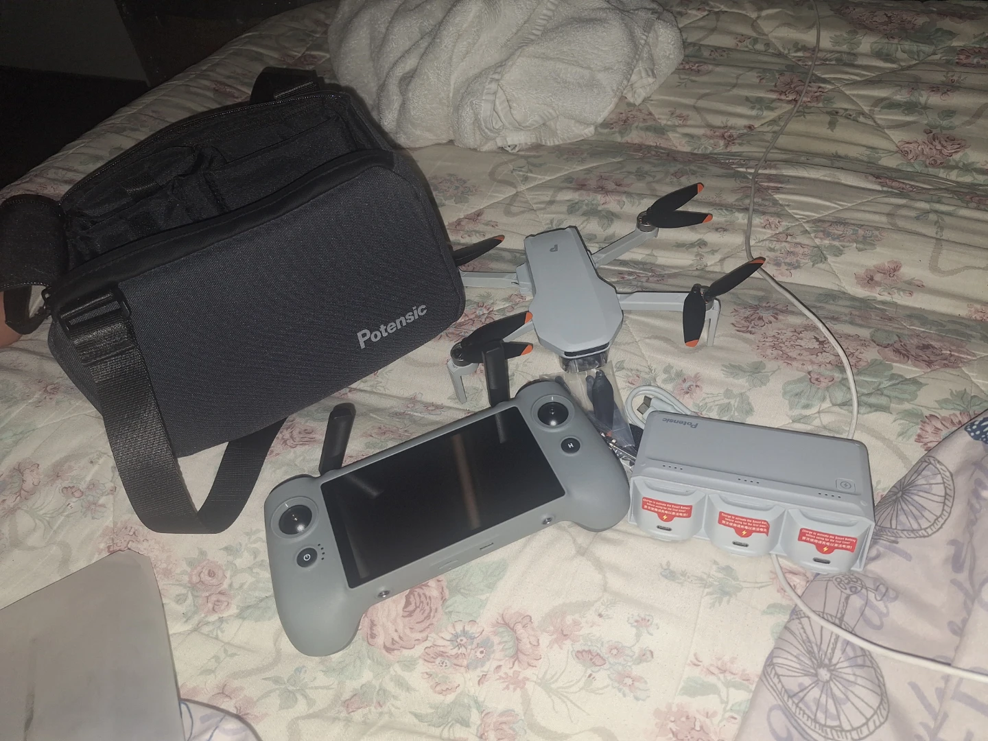 Potensic Drone with Controller and Charging Hub - photo 4