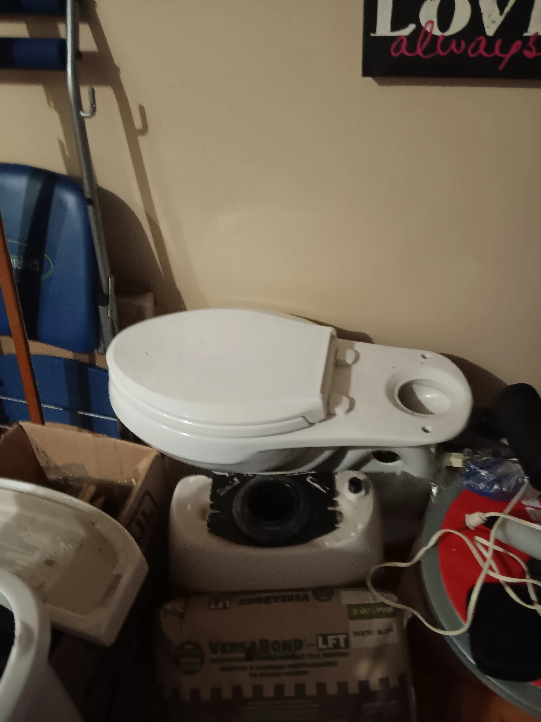 White Toilet kohler - photo 2