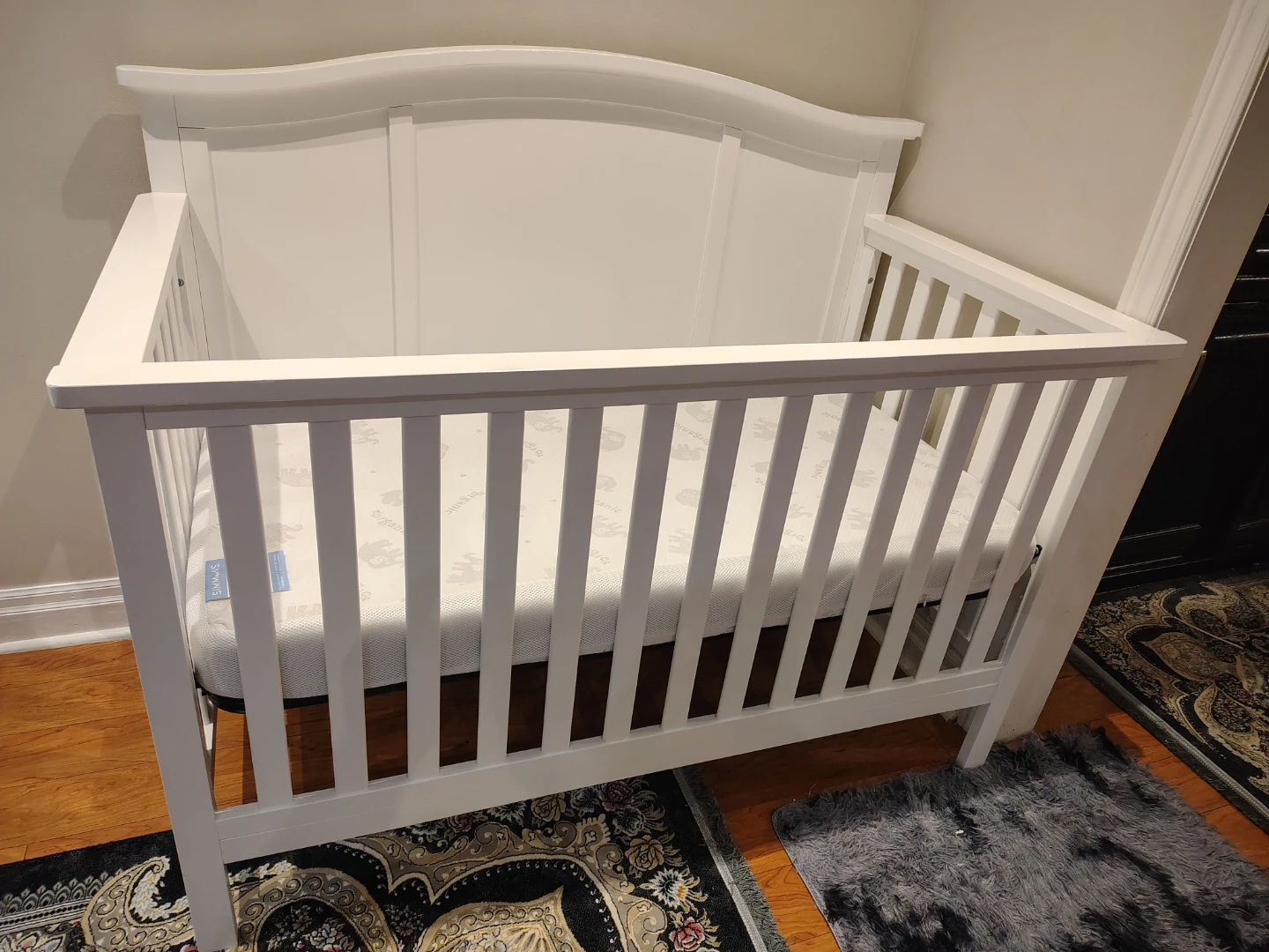 White Convertible Crib - photo 2