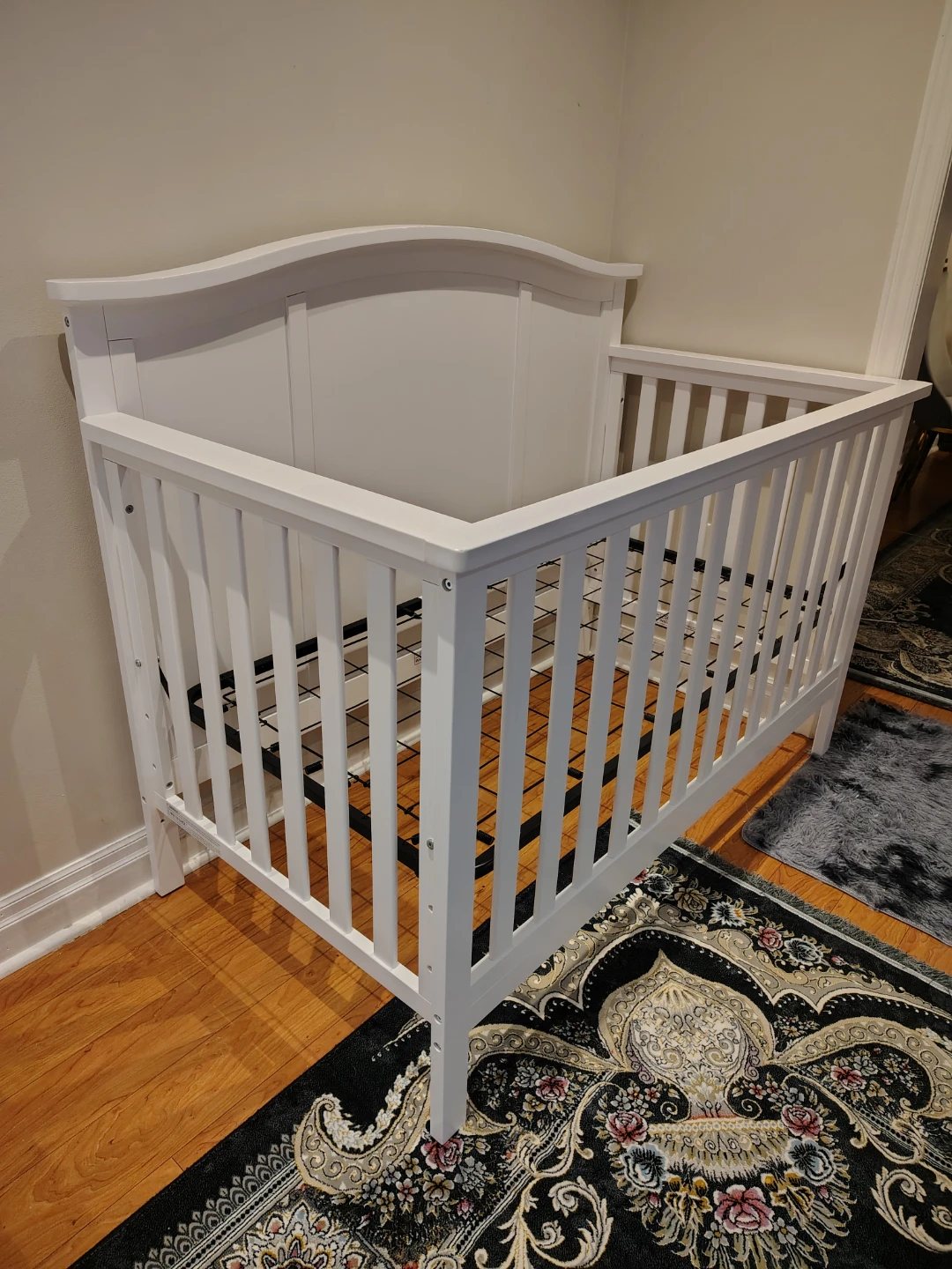 White Convertible Crib - photo 3