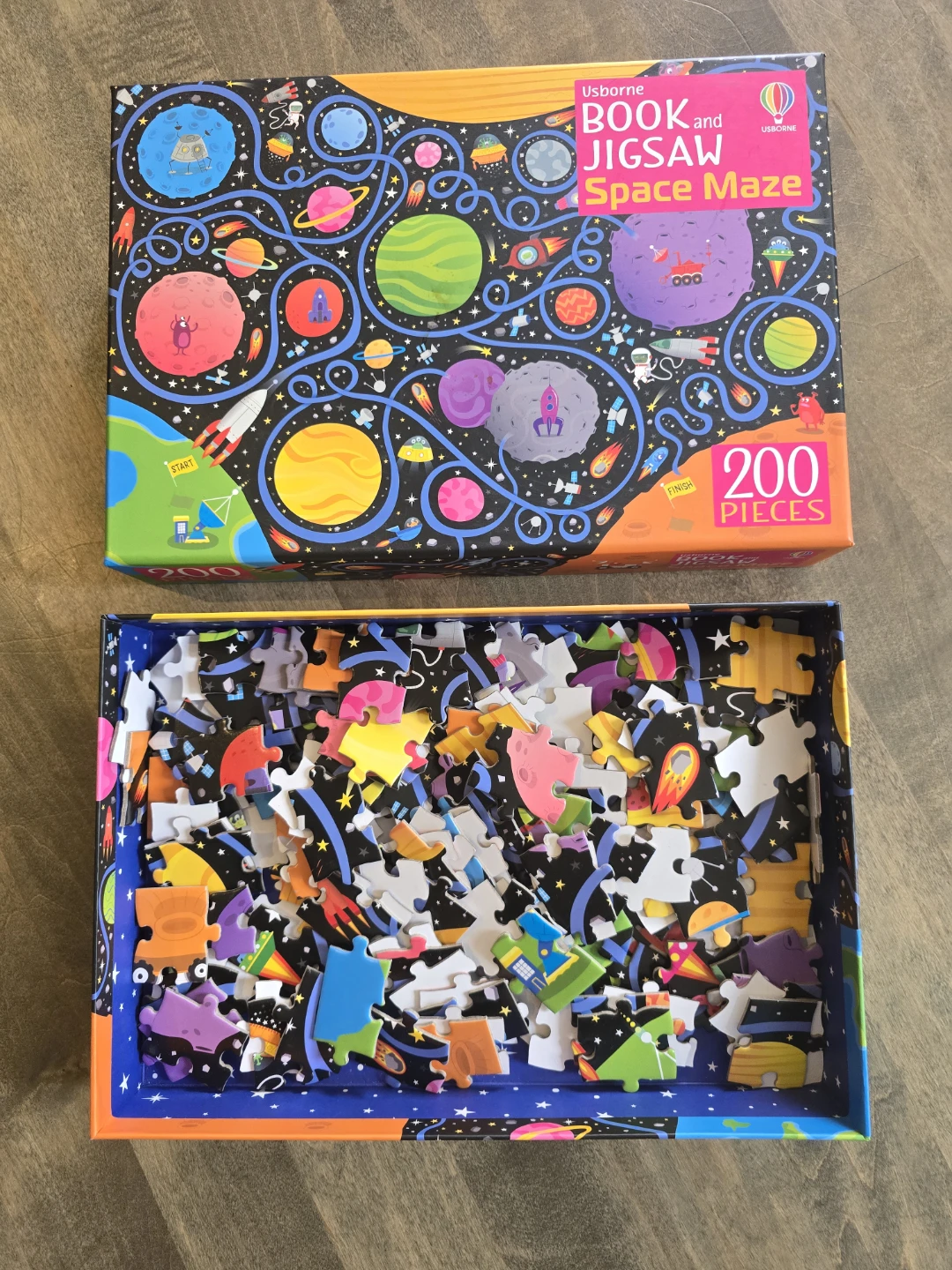 Usborne Book and Jigsaw Space Maze 200 Pieces