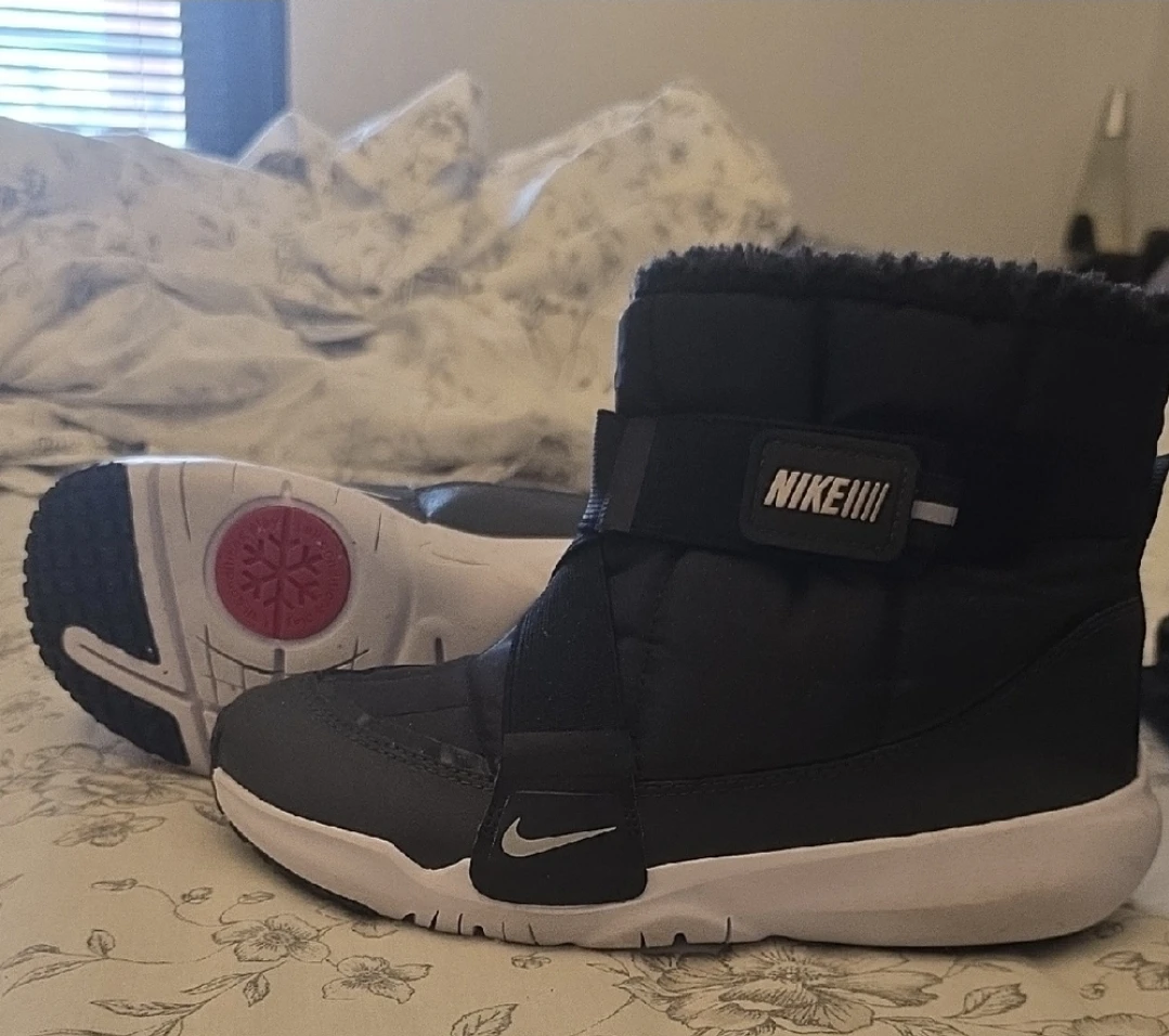 Nike Kids Snow Boots size 3