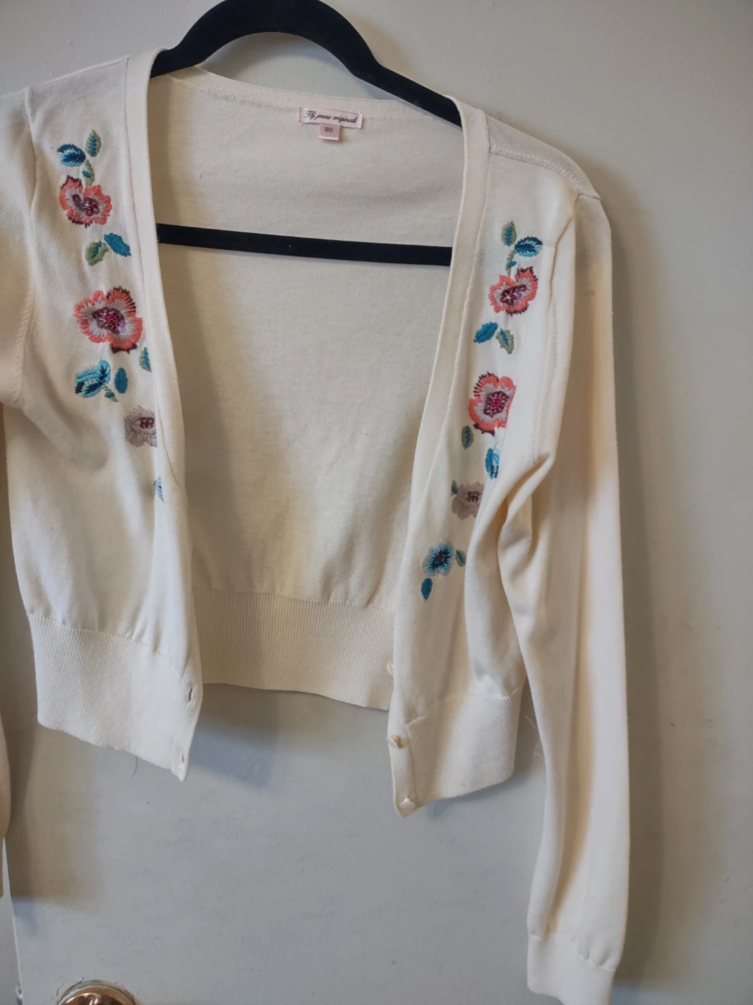 (new)Cream Cardigan with Embroidered Flowers XS & S