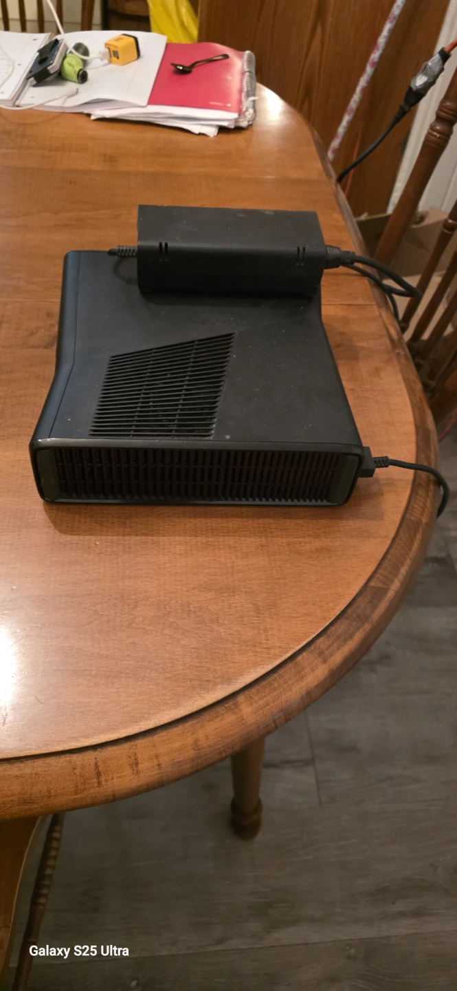 Xbox 360 Console with Controller and Power Brick - photo 4
