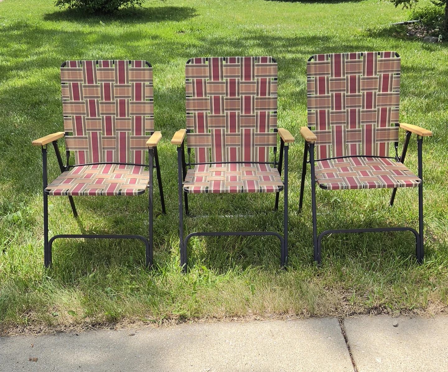 Retro style outdoor woven steel frame folding chairs