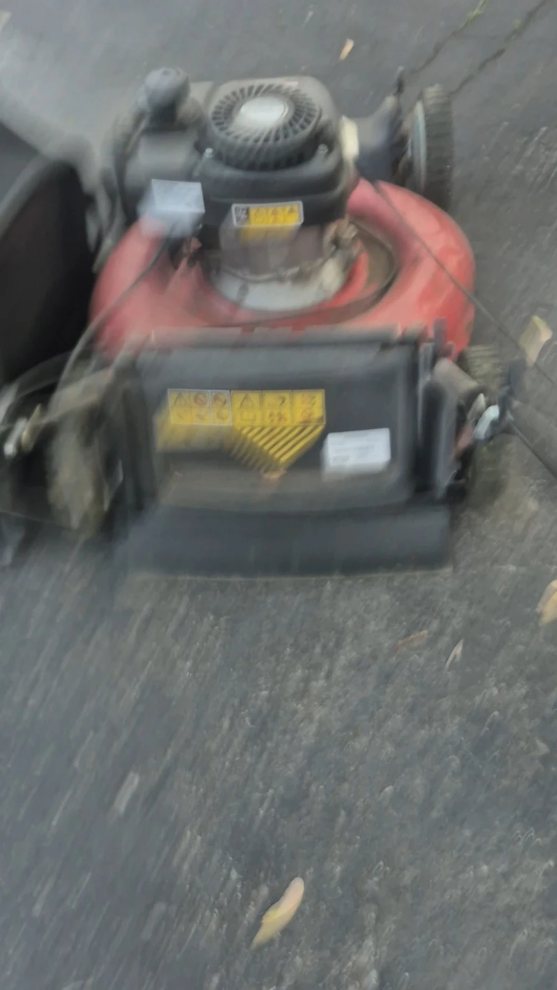 Yard Machines 140cc front wheel drive gas mower - photo 2