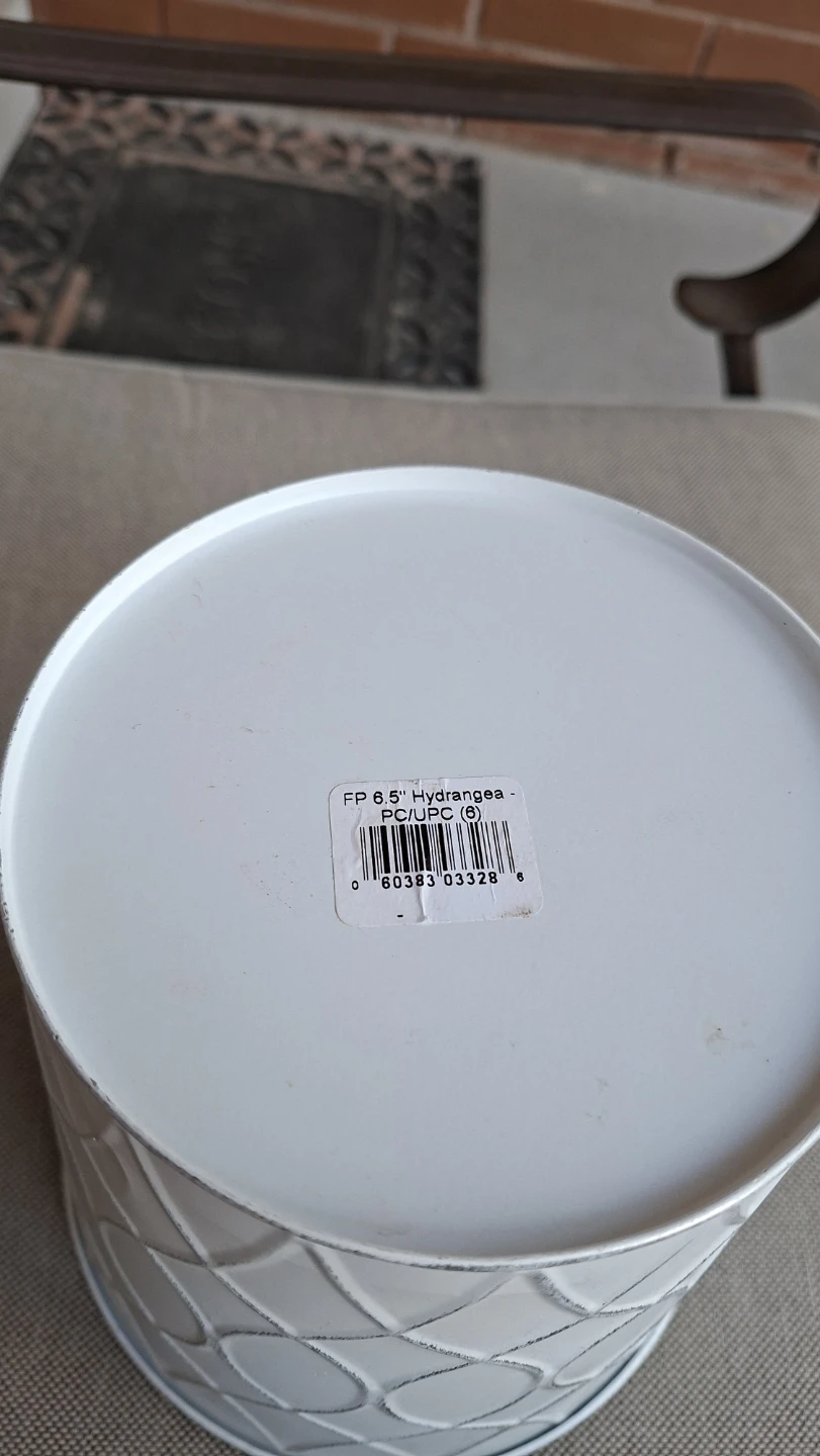 White Embossed Metal Planter Pot - photo 2