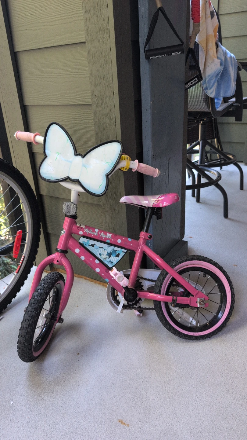 Pink Minnie Mouse Kids Bike - photo 2