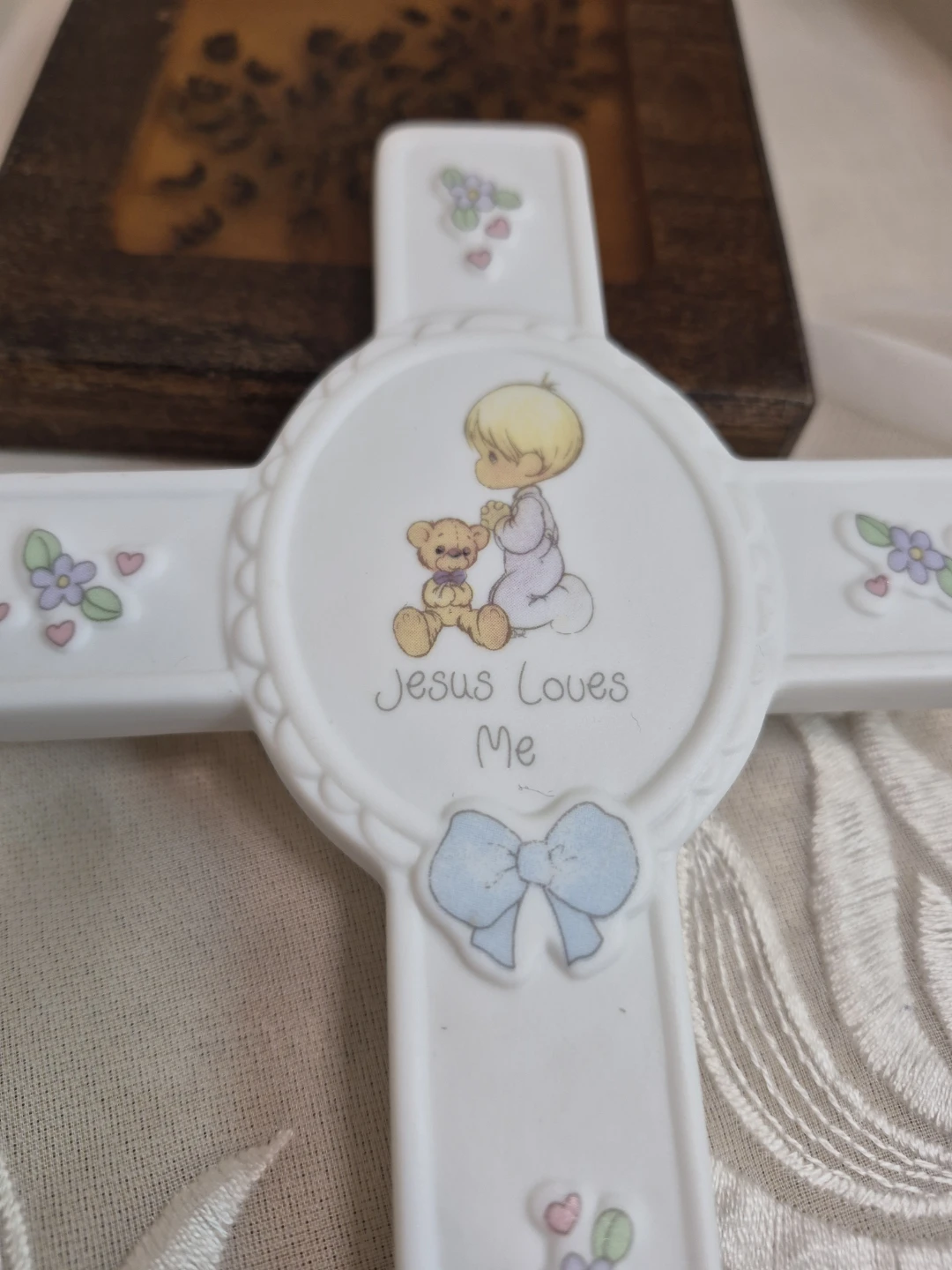 Vintage Porcelain Precious Moments “Jesus Loves Me” Cross - photo 4